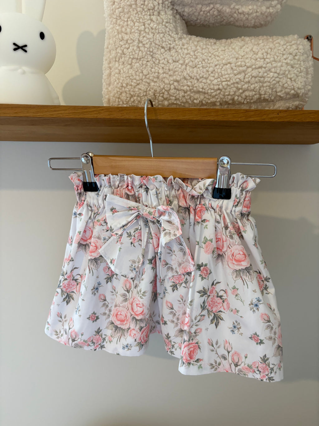 Be Chic - plooirokje met bloemen - 3Y