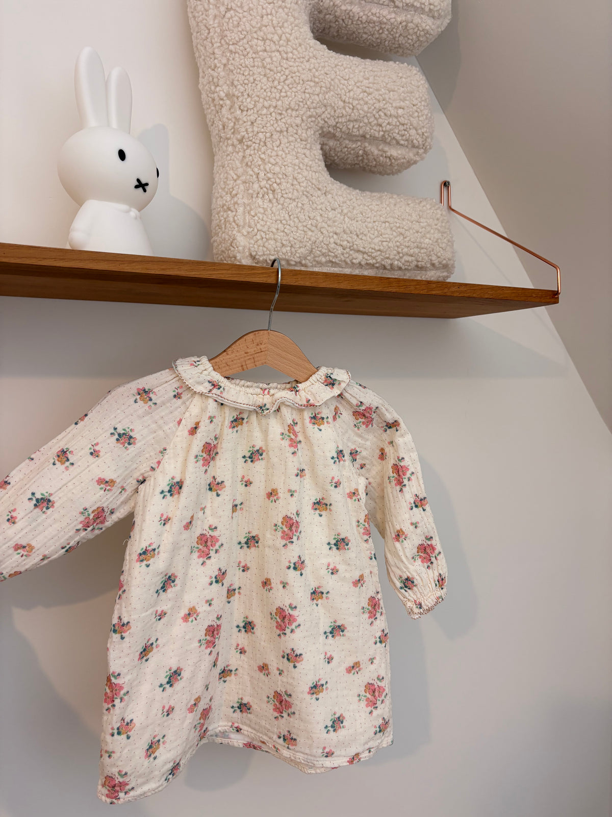 Bonton - jurkje bloemen - 18M (klein vlekje)