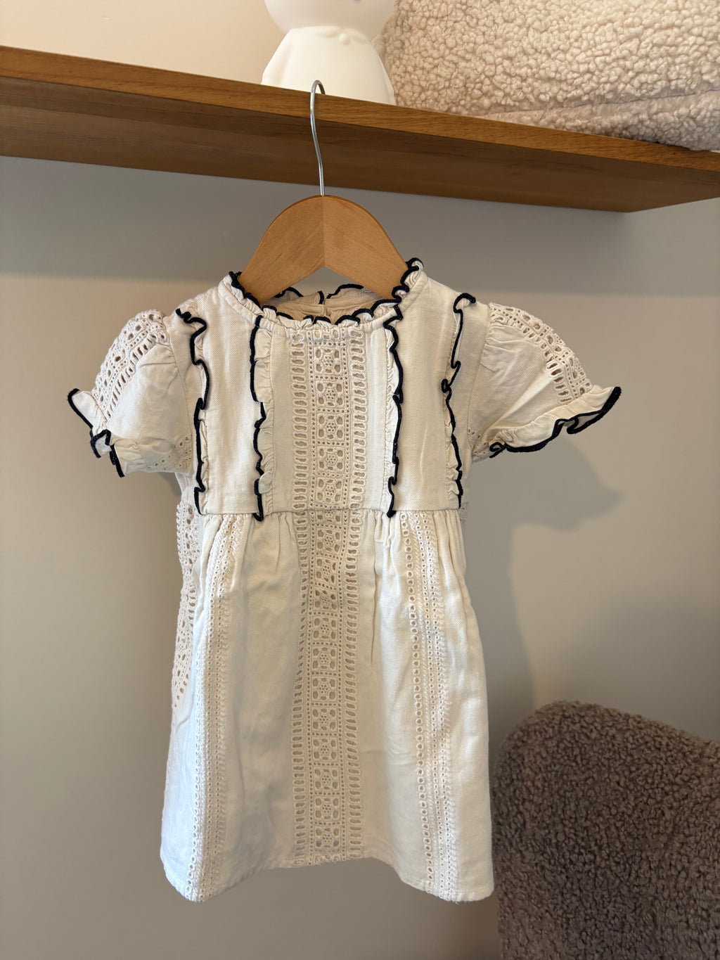 Zara - jurkje wit/blauw met broderie - 2Y
