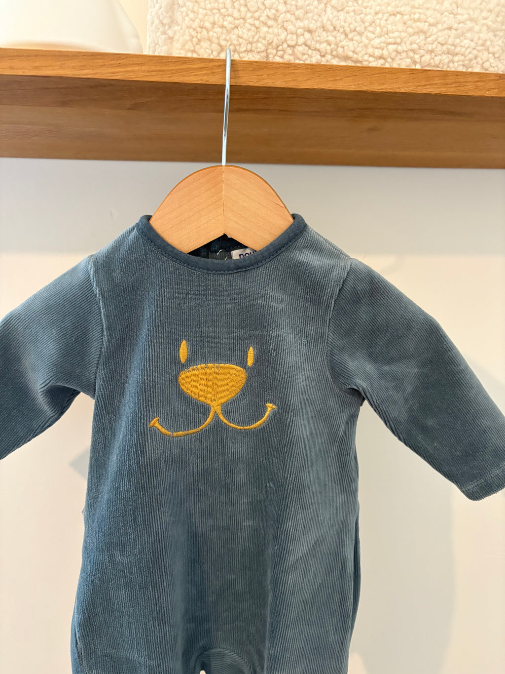 Noukies - blauwe pyjama met snoetje - 3M