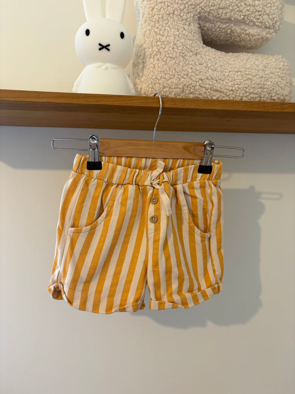 Hema - streepjes short - 92