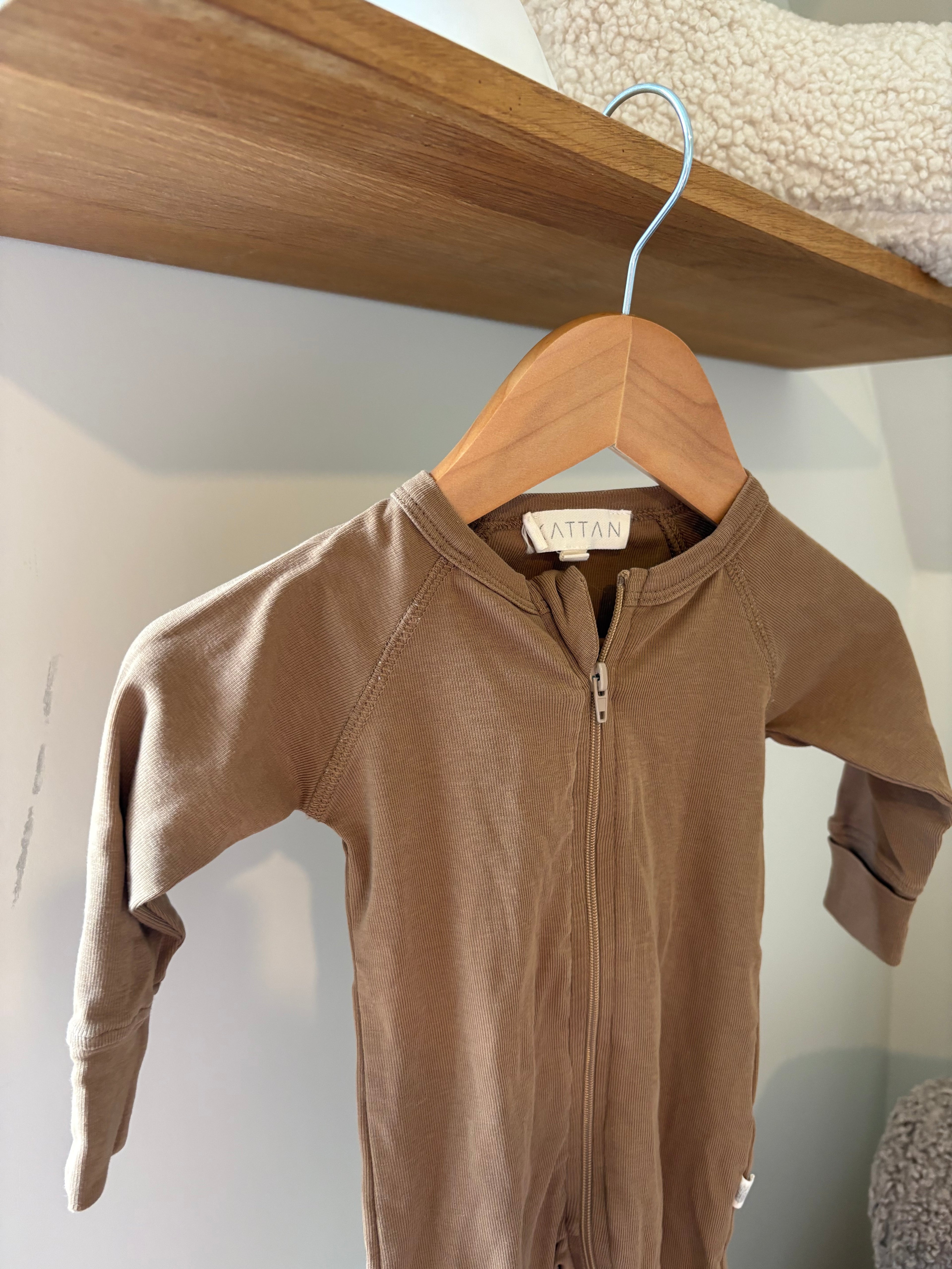 Kattan - pyjama bruin - 3M