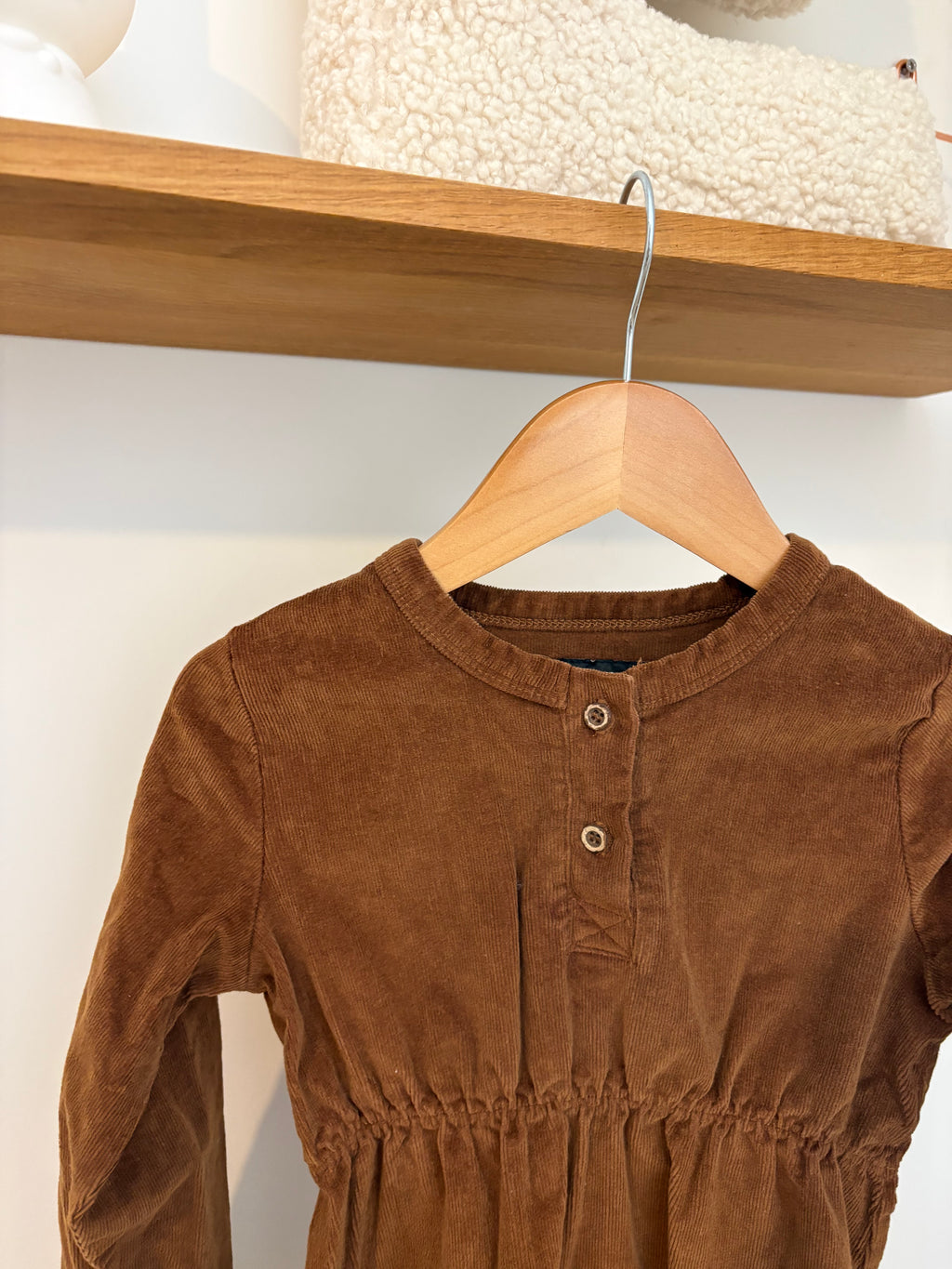 CarlijnQ - bruin corduroy jurkje lang - 4/6Y