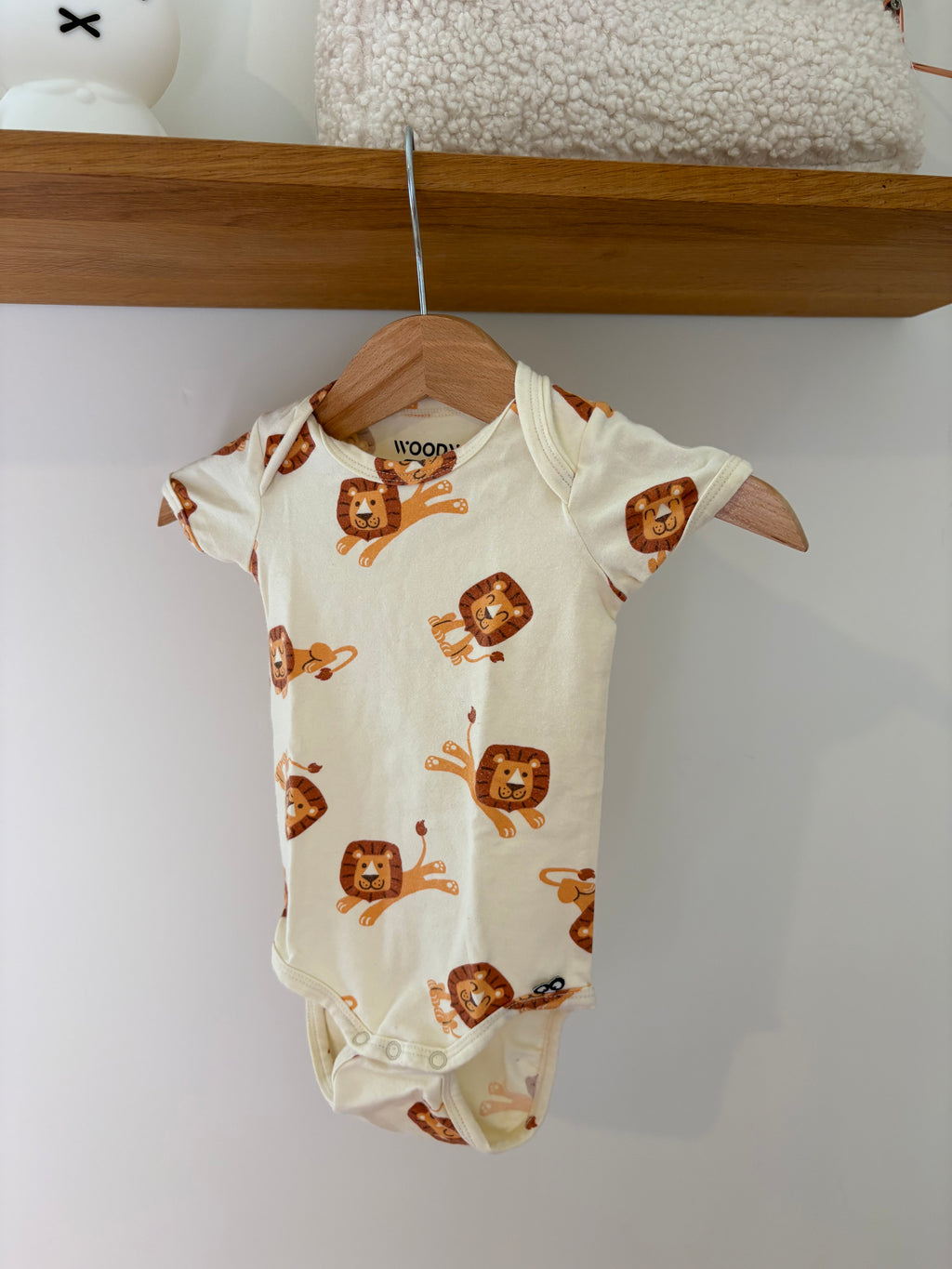 Woody - body leeuw - 6M