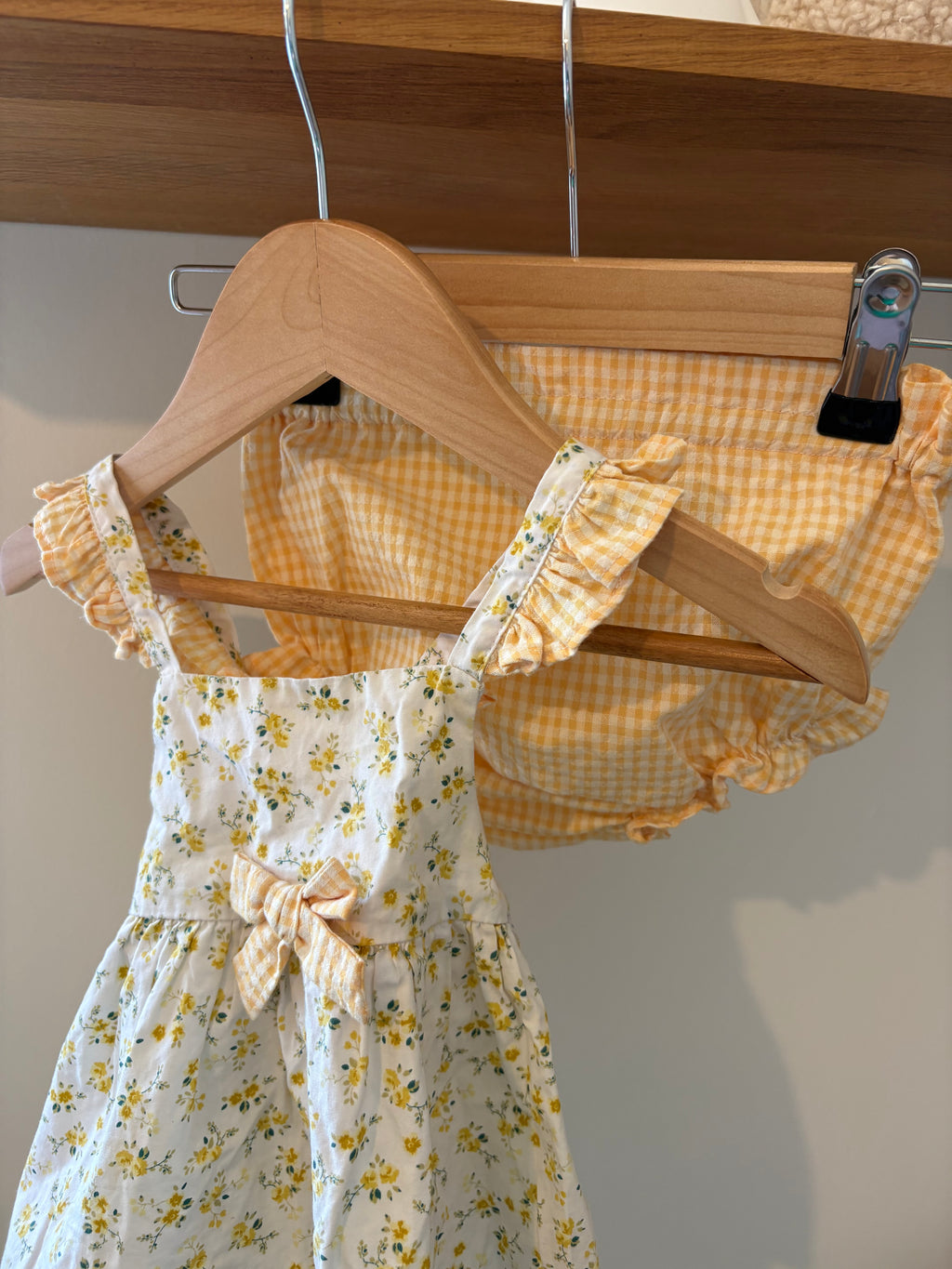 Lola Palacios - geel setje met bloomer - 1Y