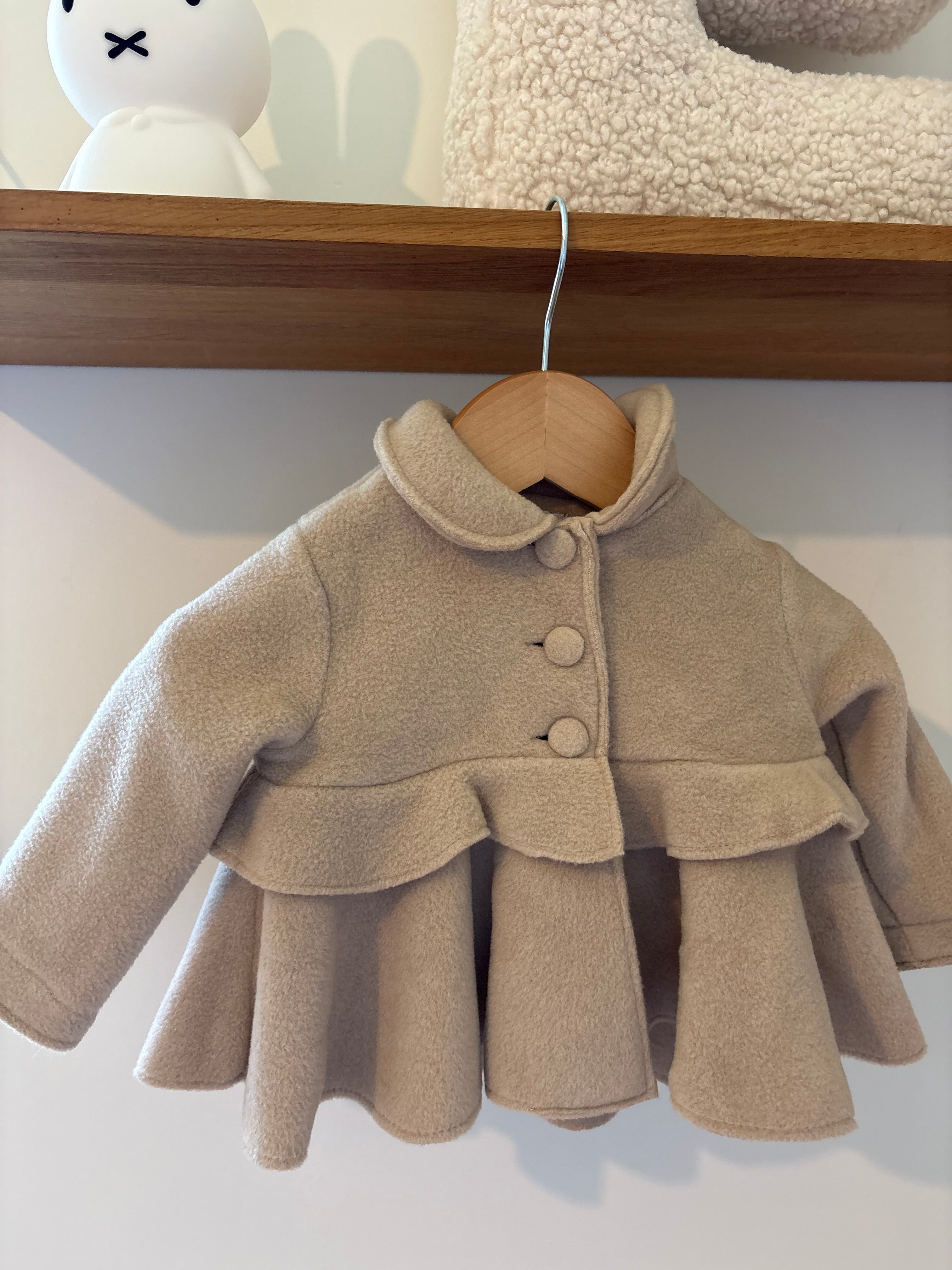 Il Gufo - beige jasje - 6M