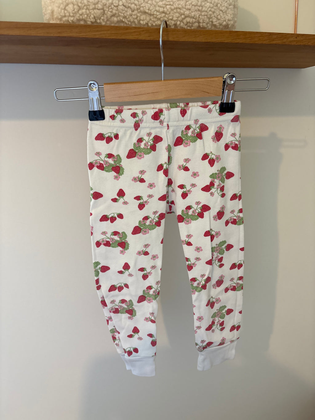 Sleepy Doe - pyjama setje aardbeiden - 3/4y