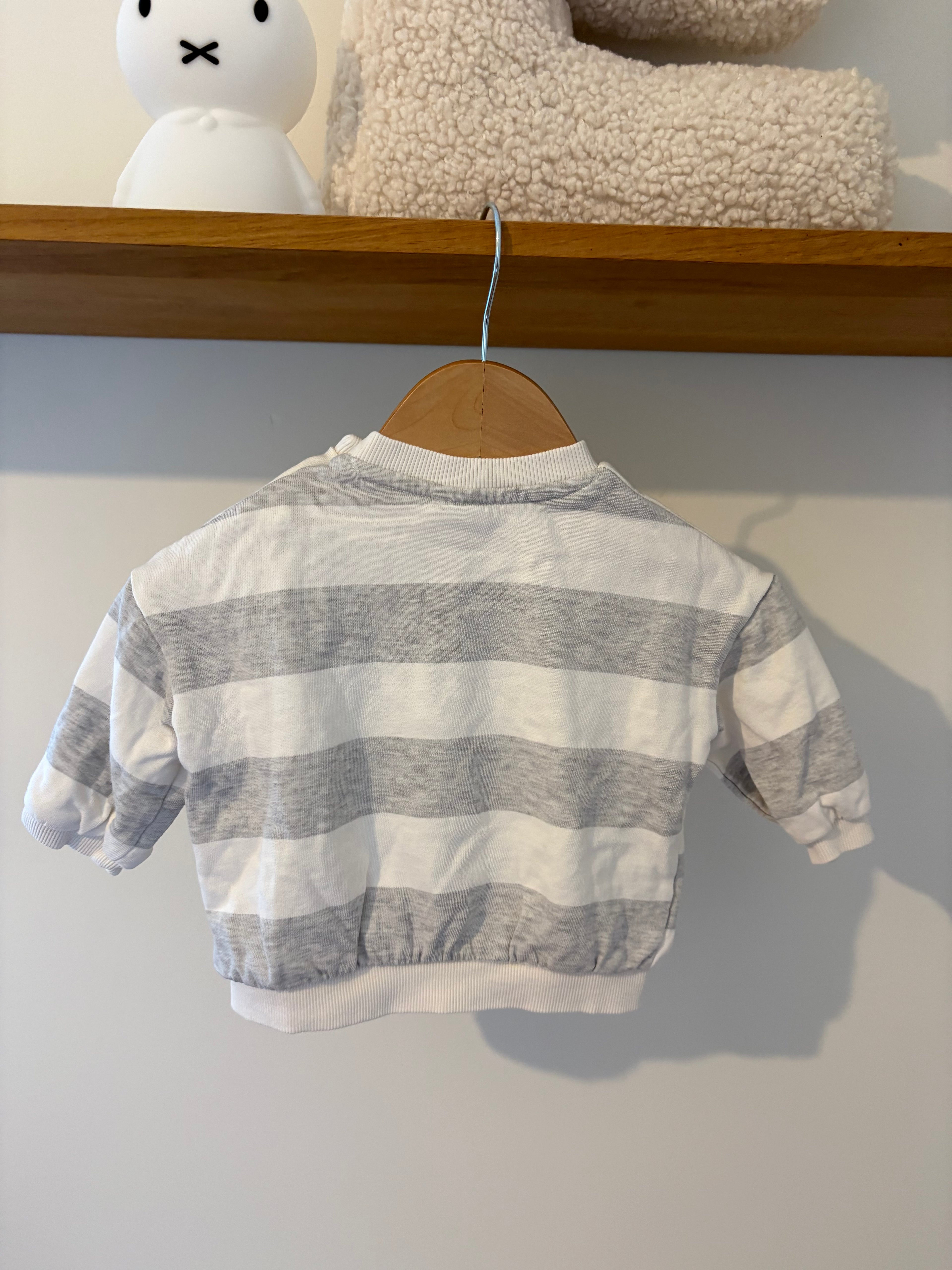 H&M - truitje gestreept - 68
