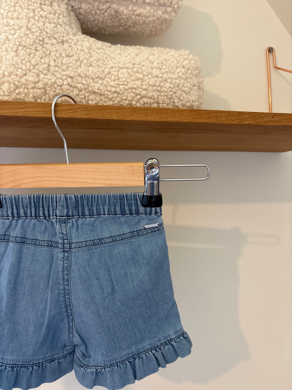 Gymp - blauw denim shortje - 74