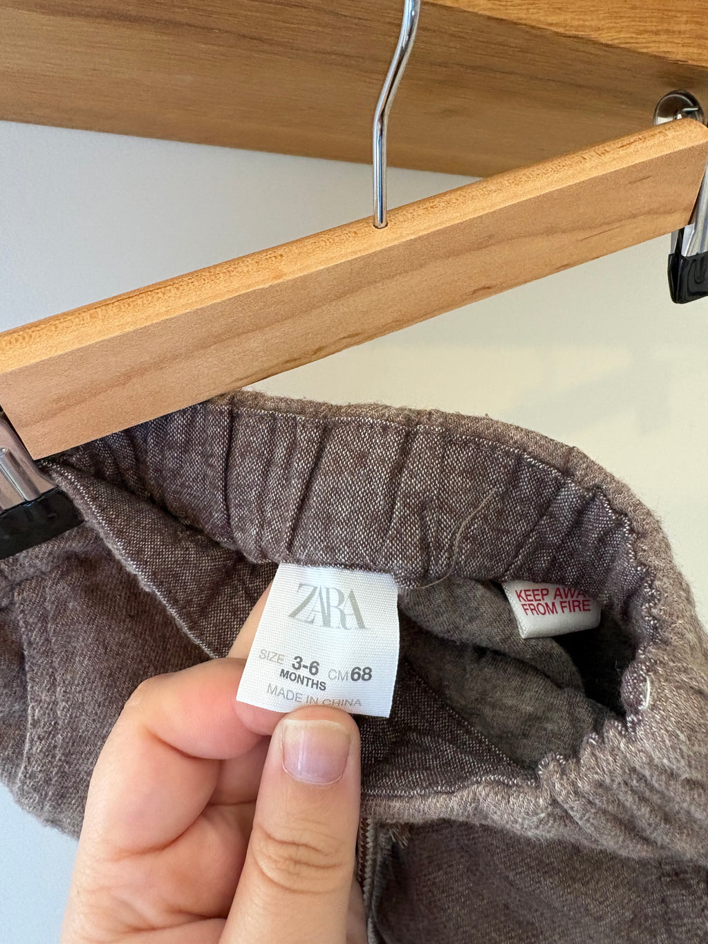 Zara - bruin winters broekje - 68