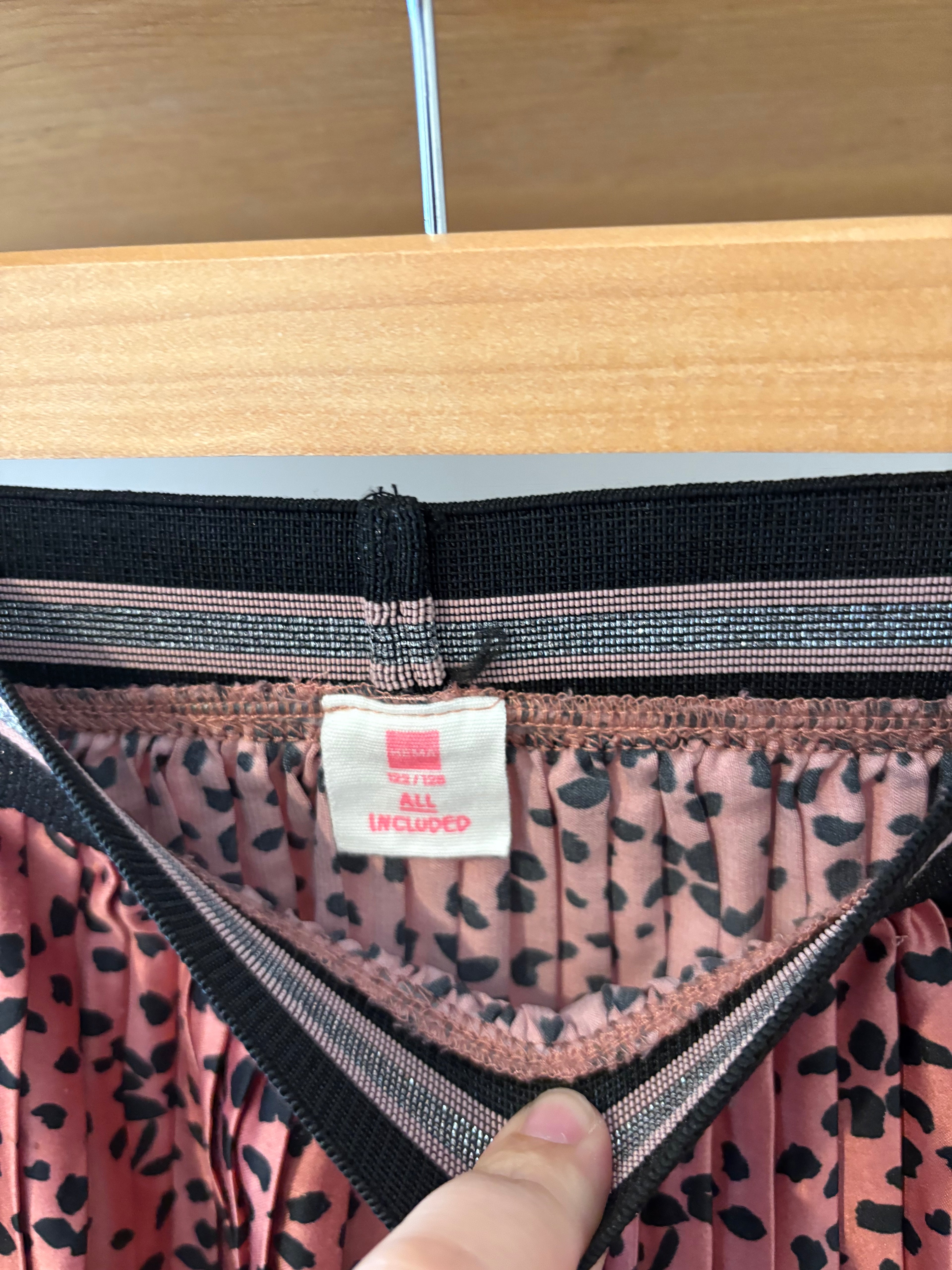 Hema - roze rokje - 122/128