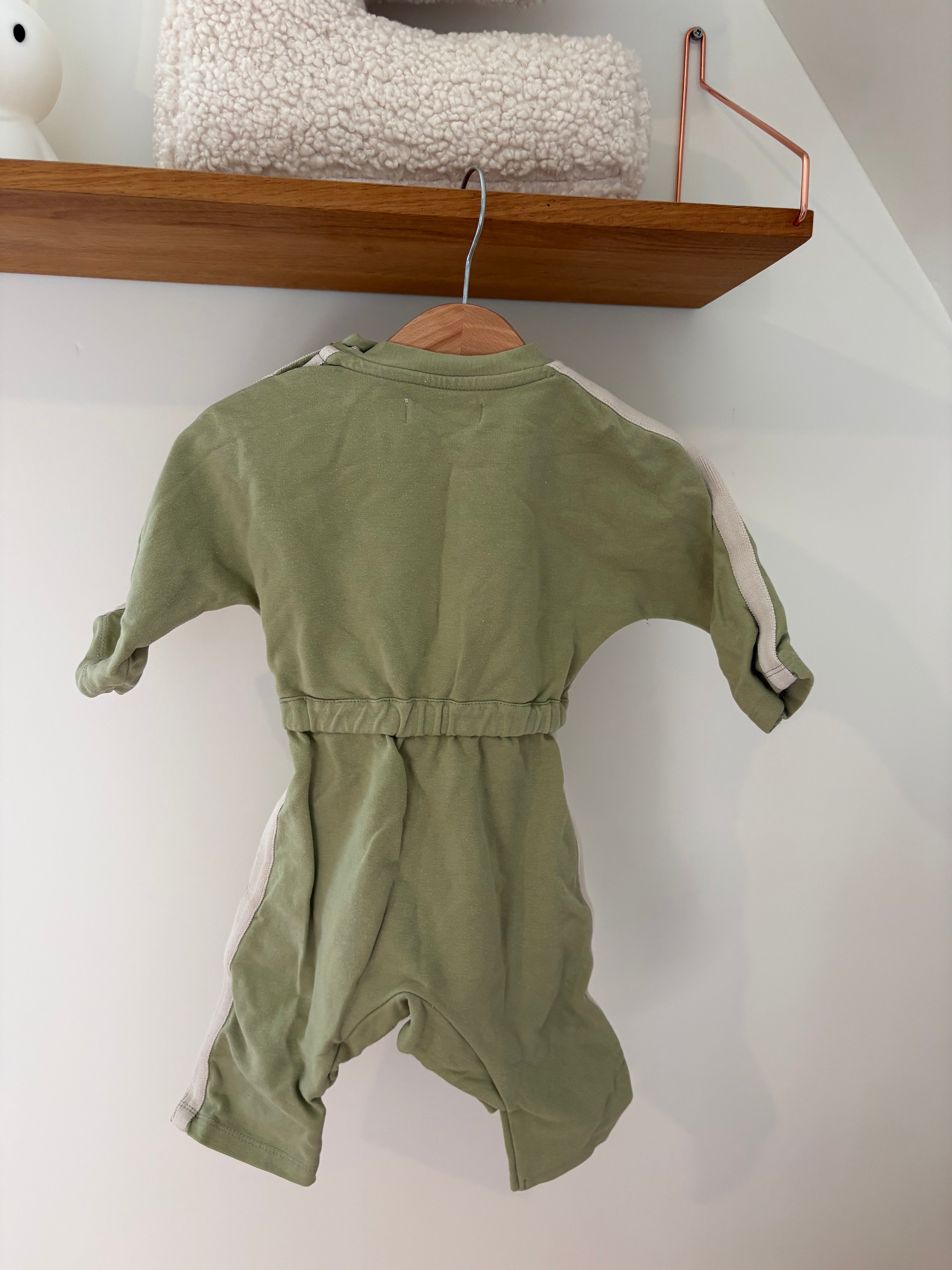 Bonnie & The Gang - groene jumpsuit - 3/6M