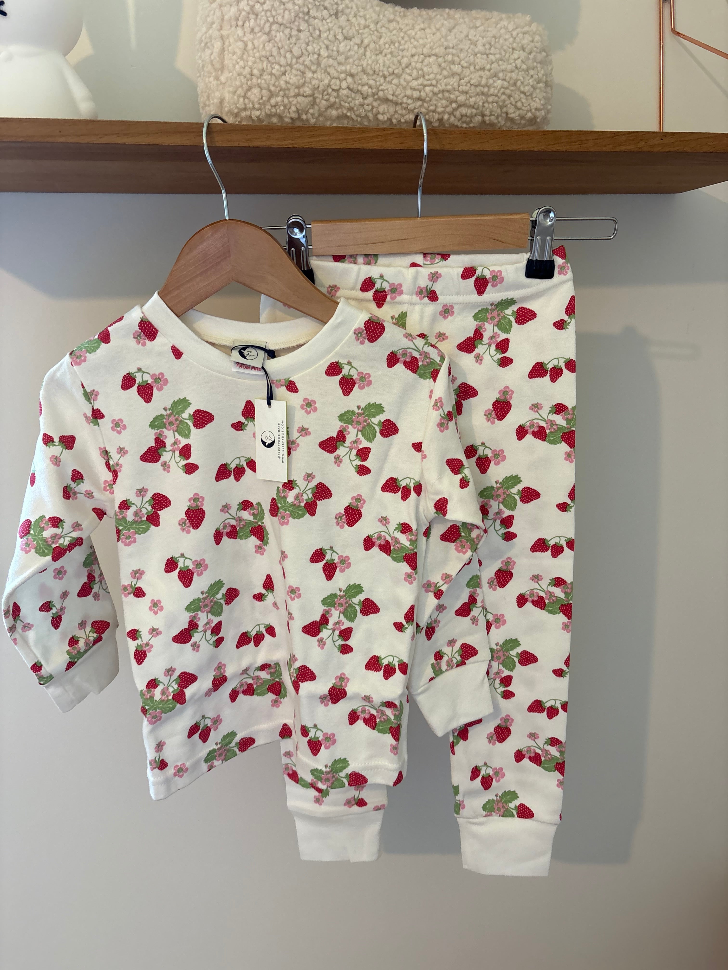 Sleepy Doe - Pyjama setje aardbeien - 3/4 (nieuw) (2)