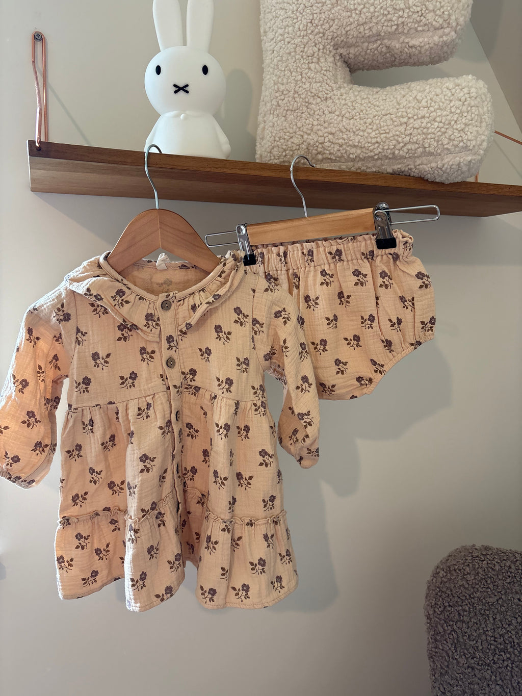 Quincy May - jurkje met bloomer - 18M