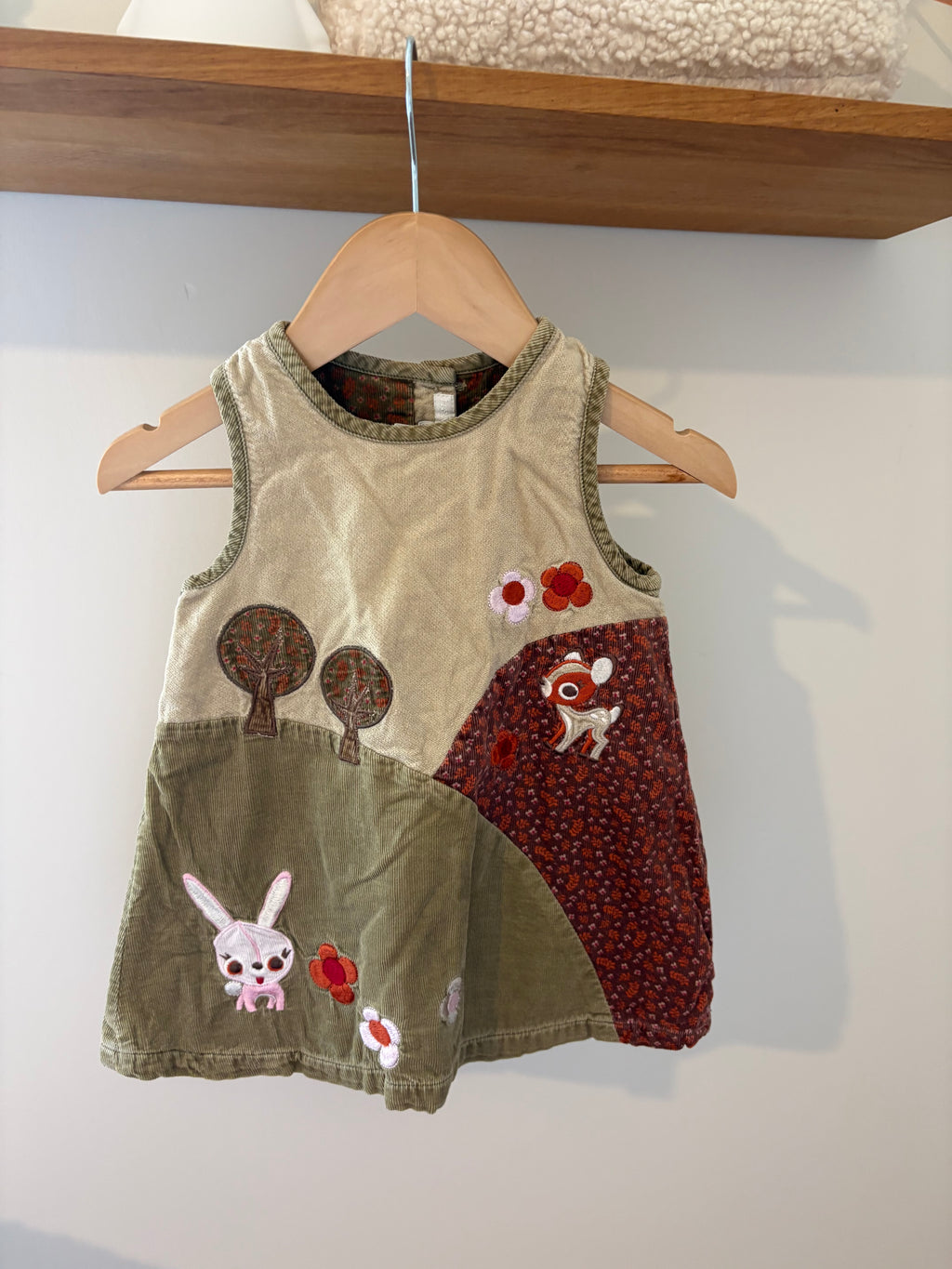 H&M - groen jurkje met dieren - 68
