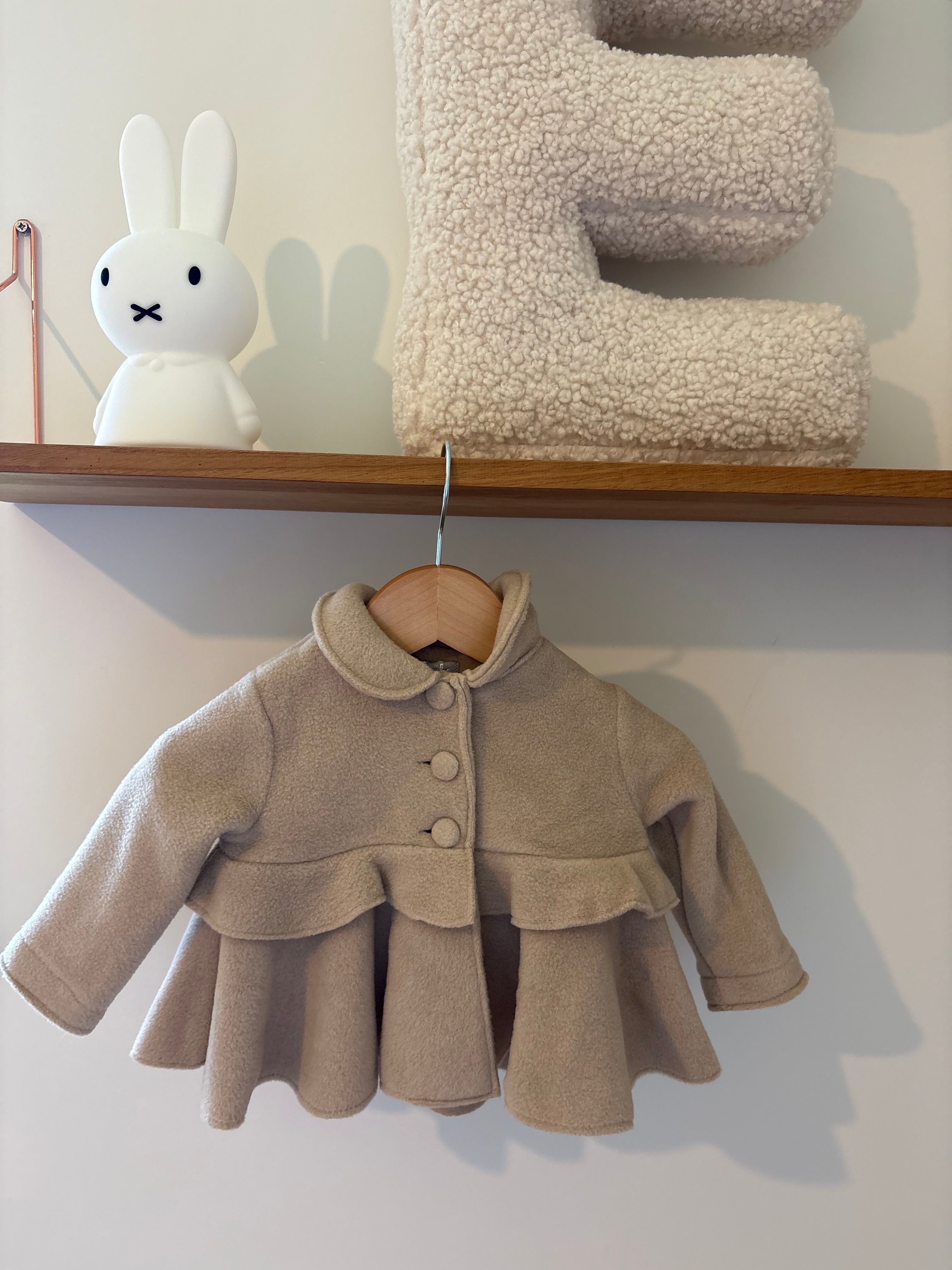 Il Gufo - beige jasje - 6M