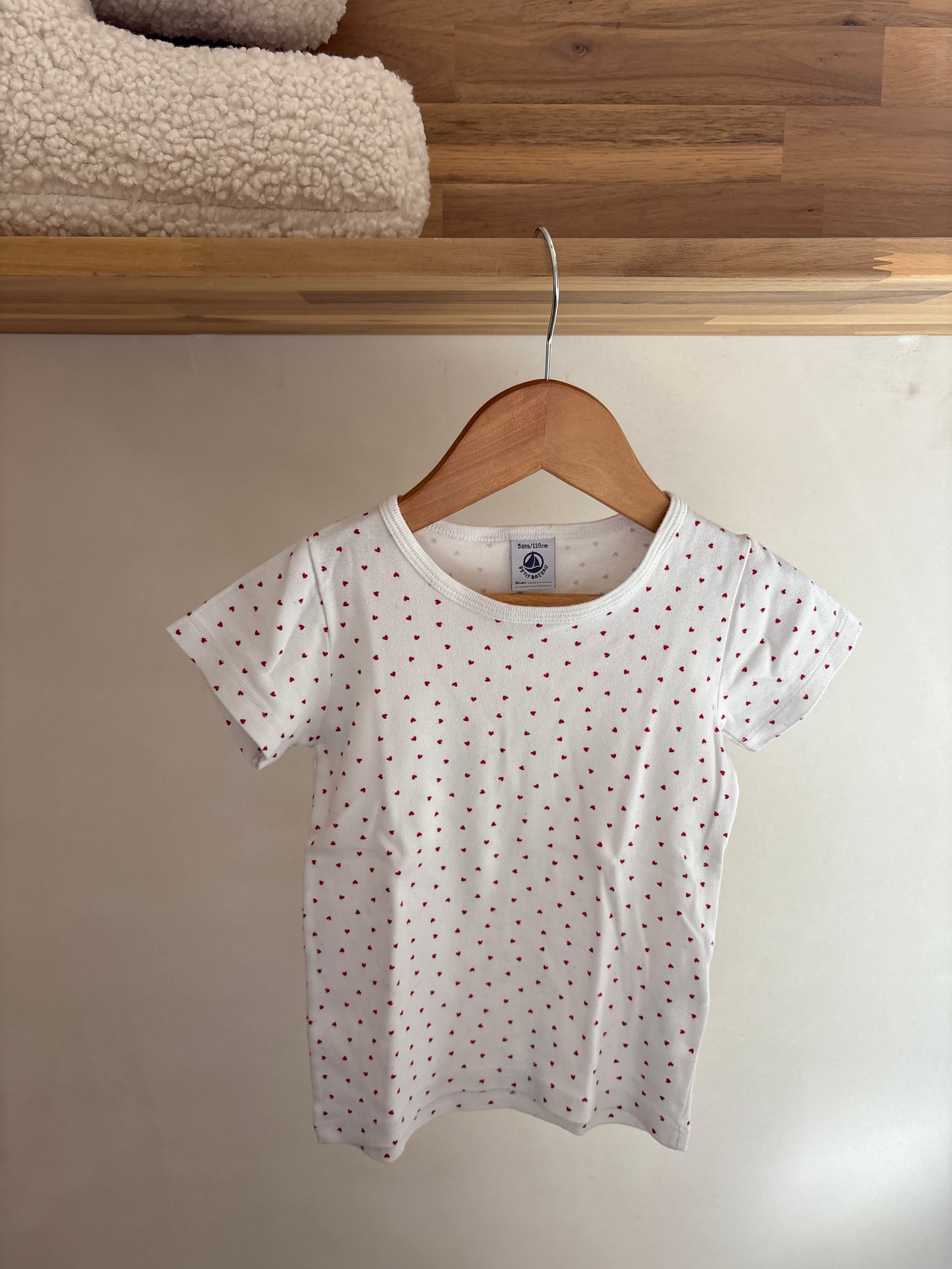 Petit Bateau - t-shirt hartjes - 110