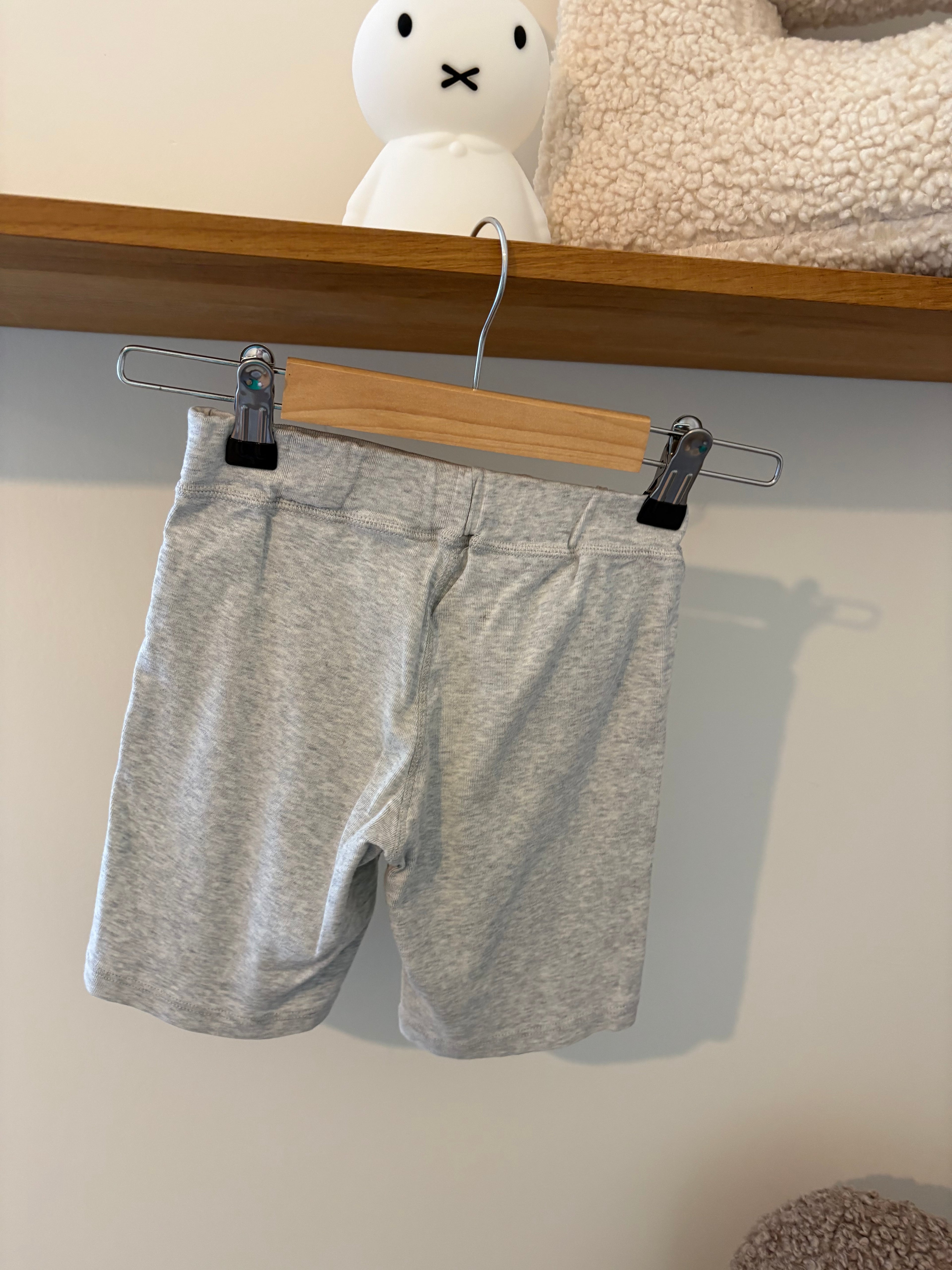 Petit Bateau - grijze short - 5Y