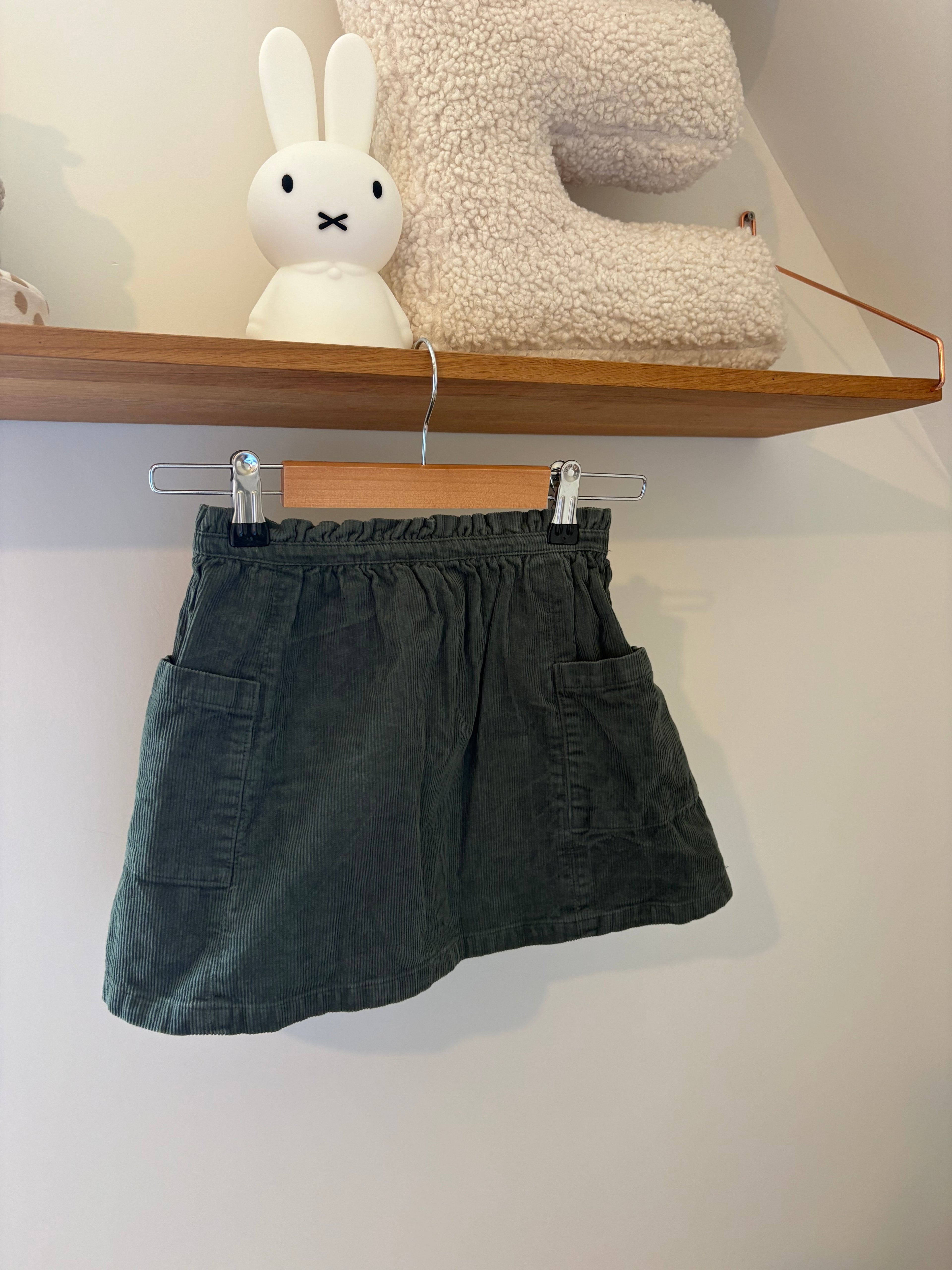Next - Corduroy groen rokje - 104