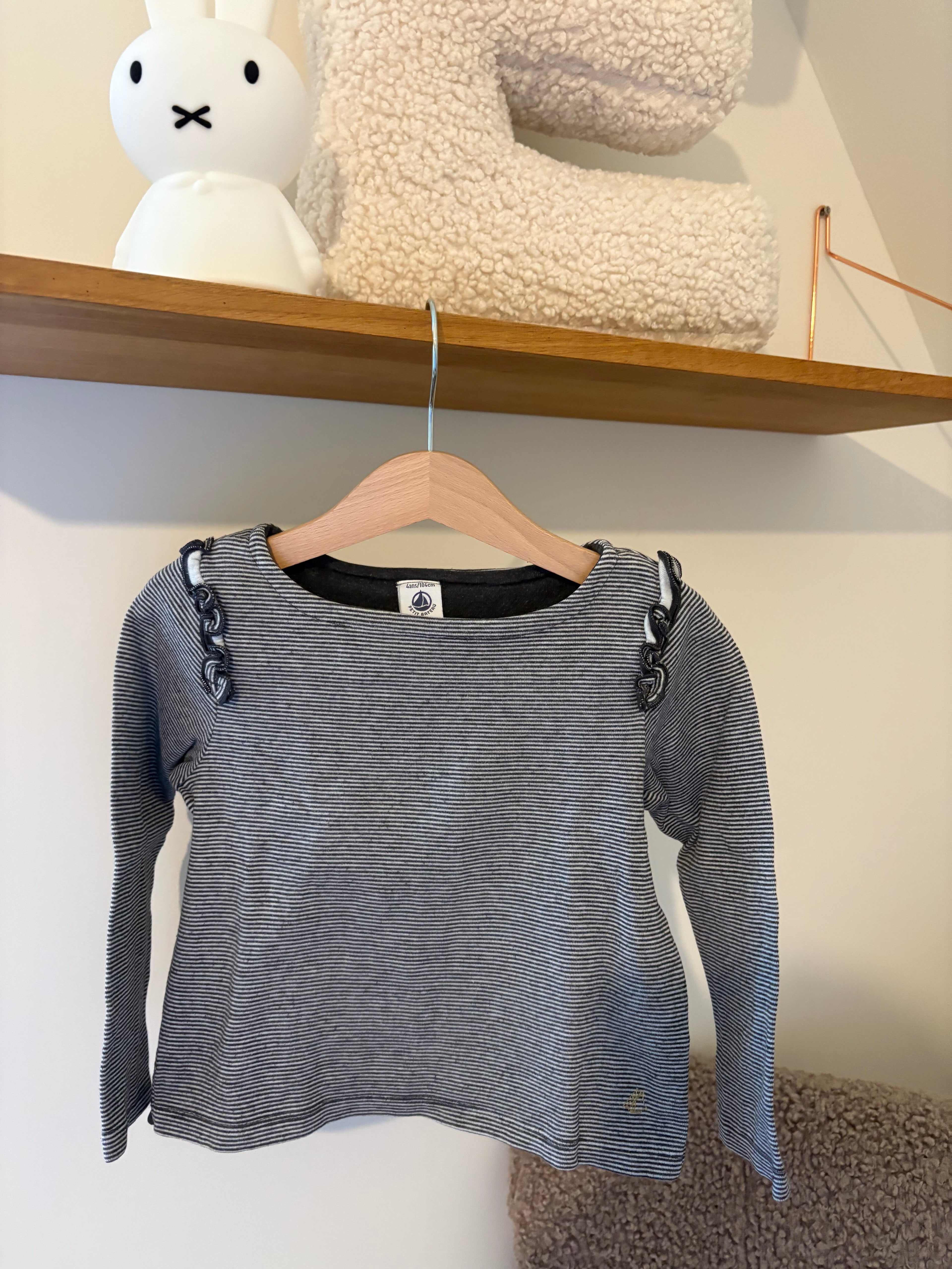 Petit bateau - grijs gestreept truitje - 104