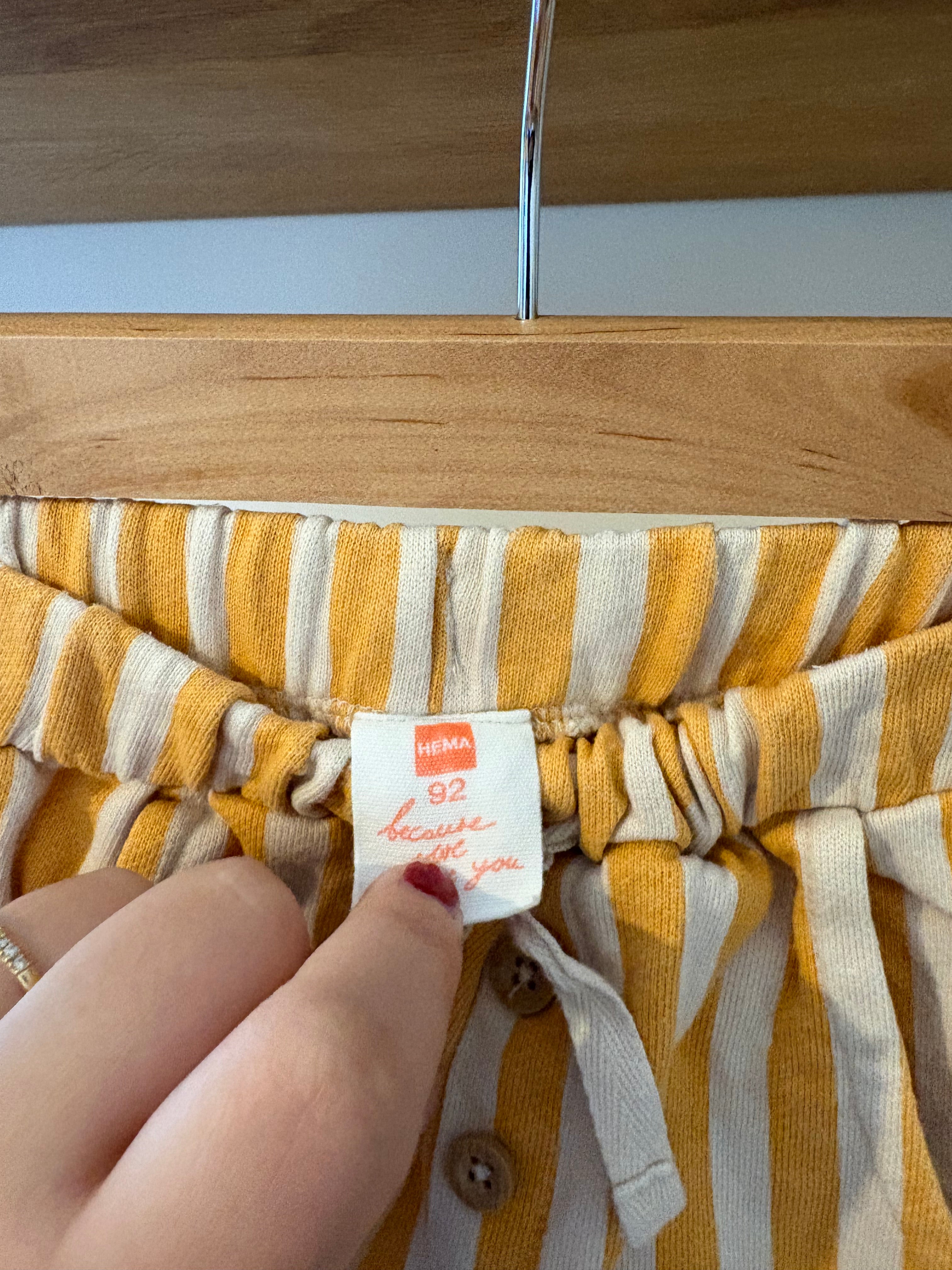 Hema - streepjes short - 92