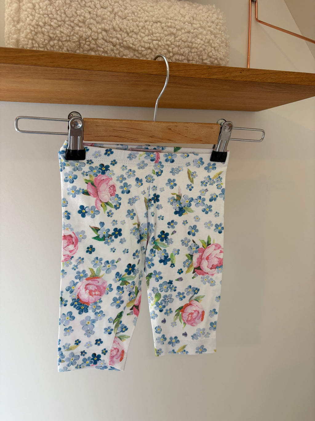 Monnalisa - broekje bloemen - 6M