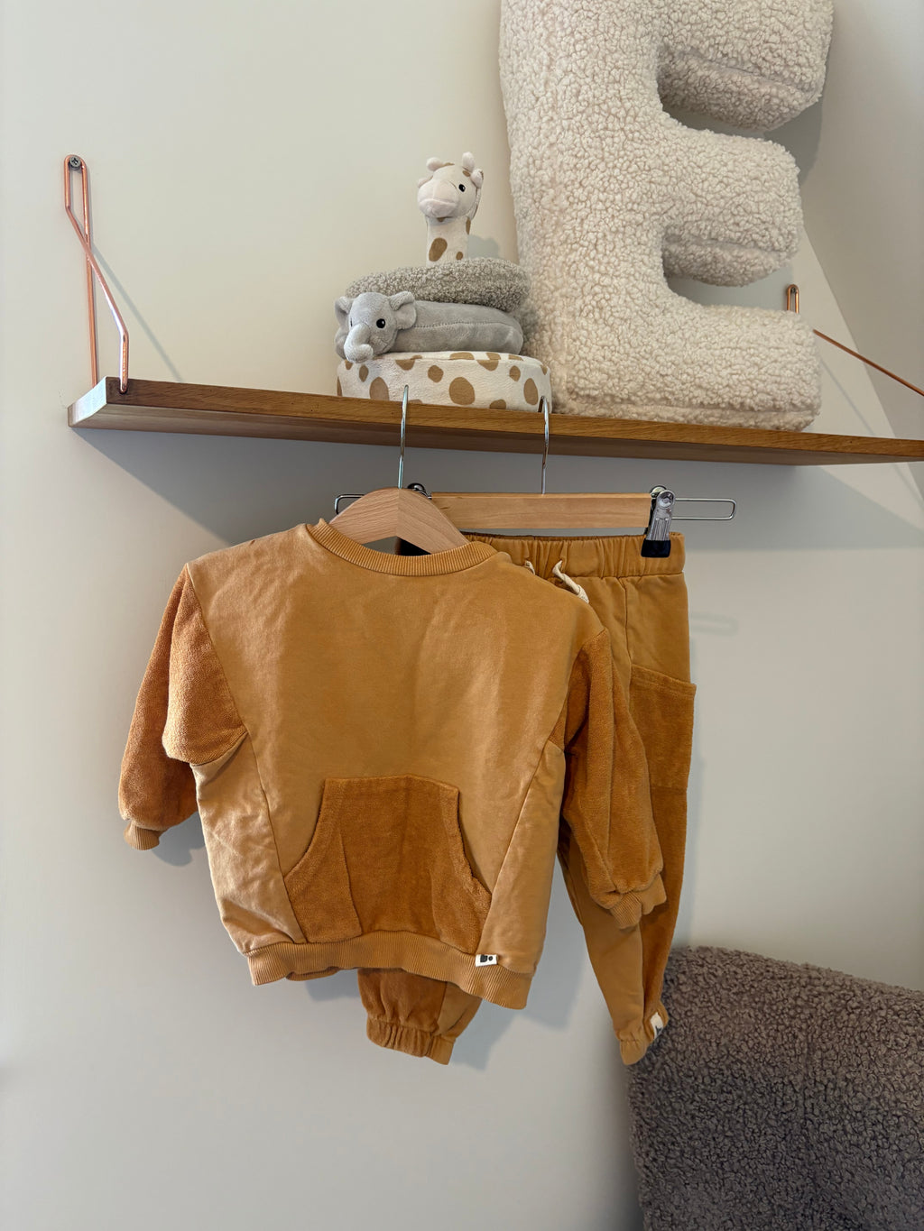 Babyclic- Oker Setje - 80/86 Babyclic maat 80