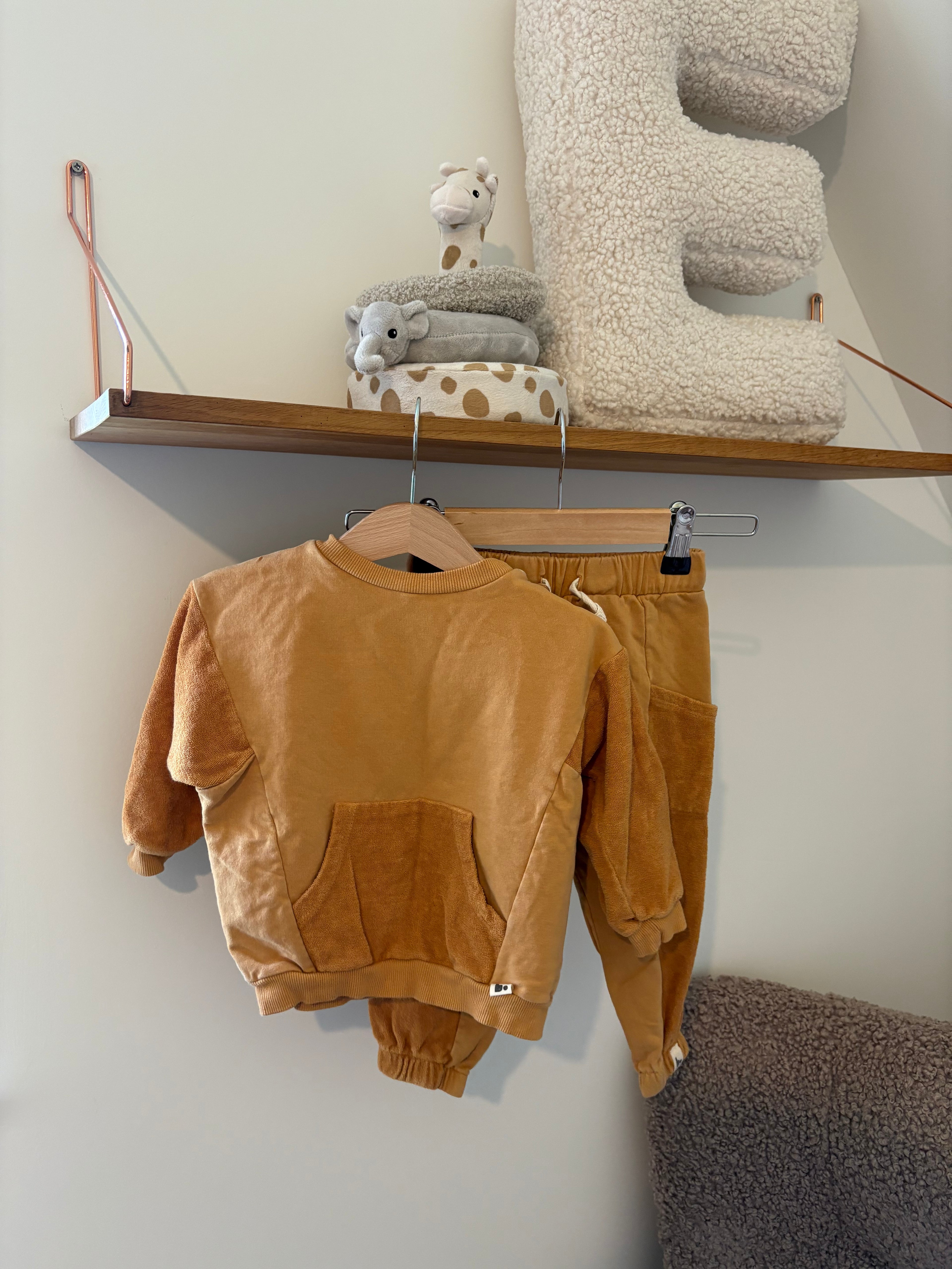 Babyclic- Oker Setje - 80/86 Babyclic maat 80