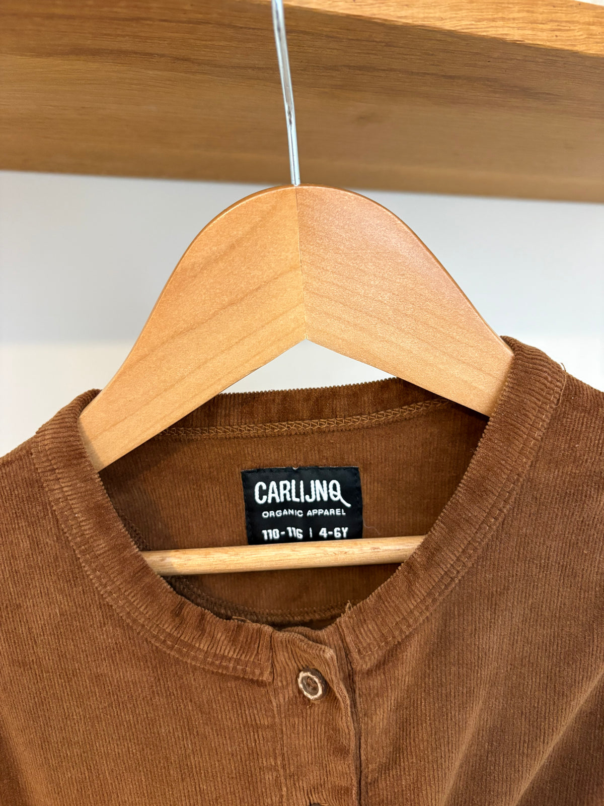 CarlijnQ - bruin corduroy jurkje lang - 4/6Y
