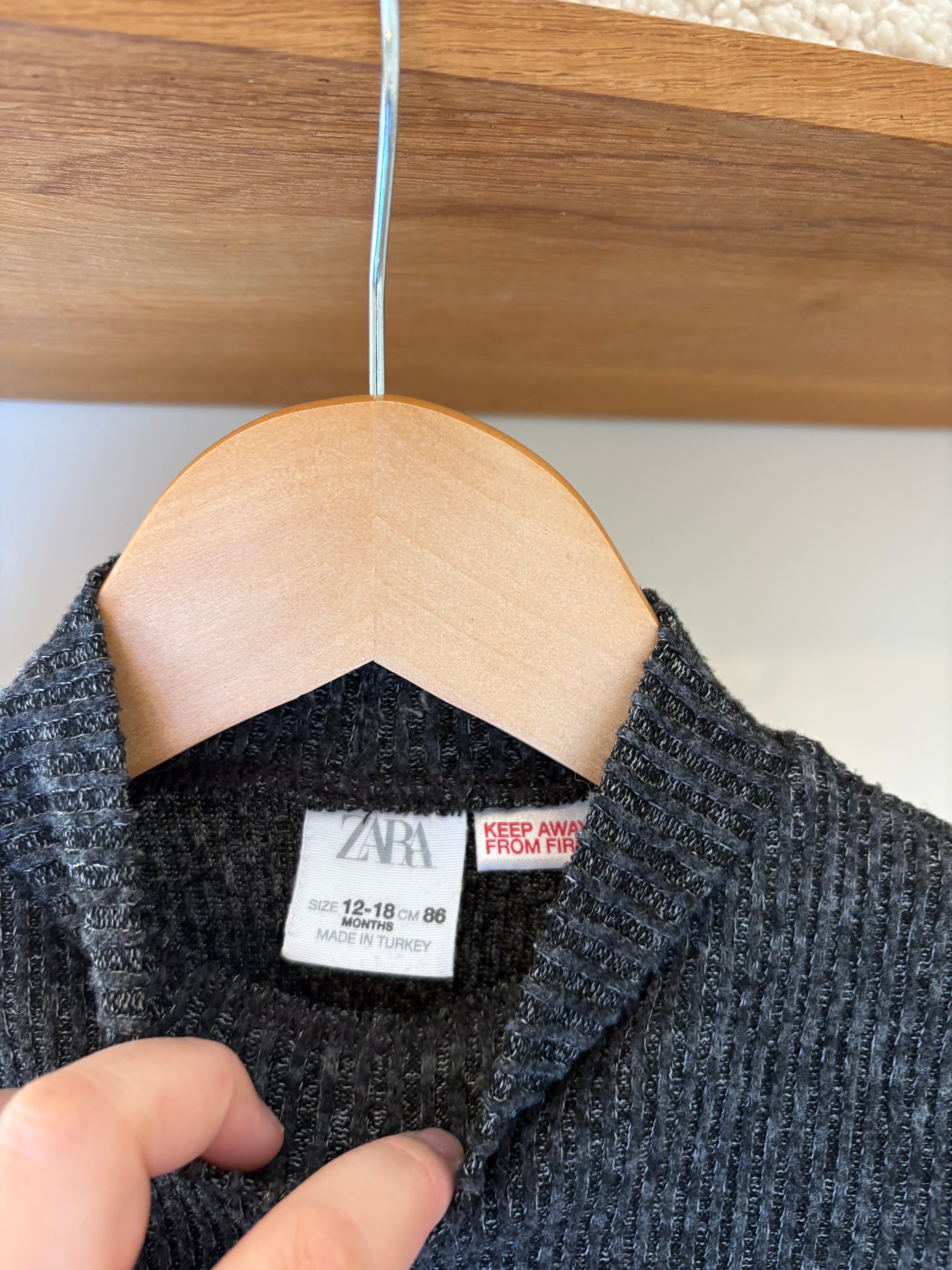 Zara - zwarte knit - 86