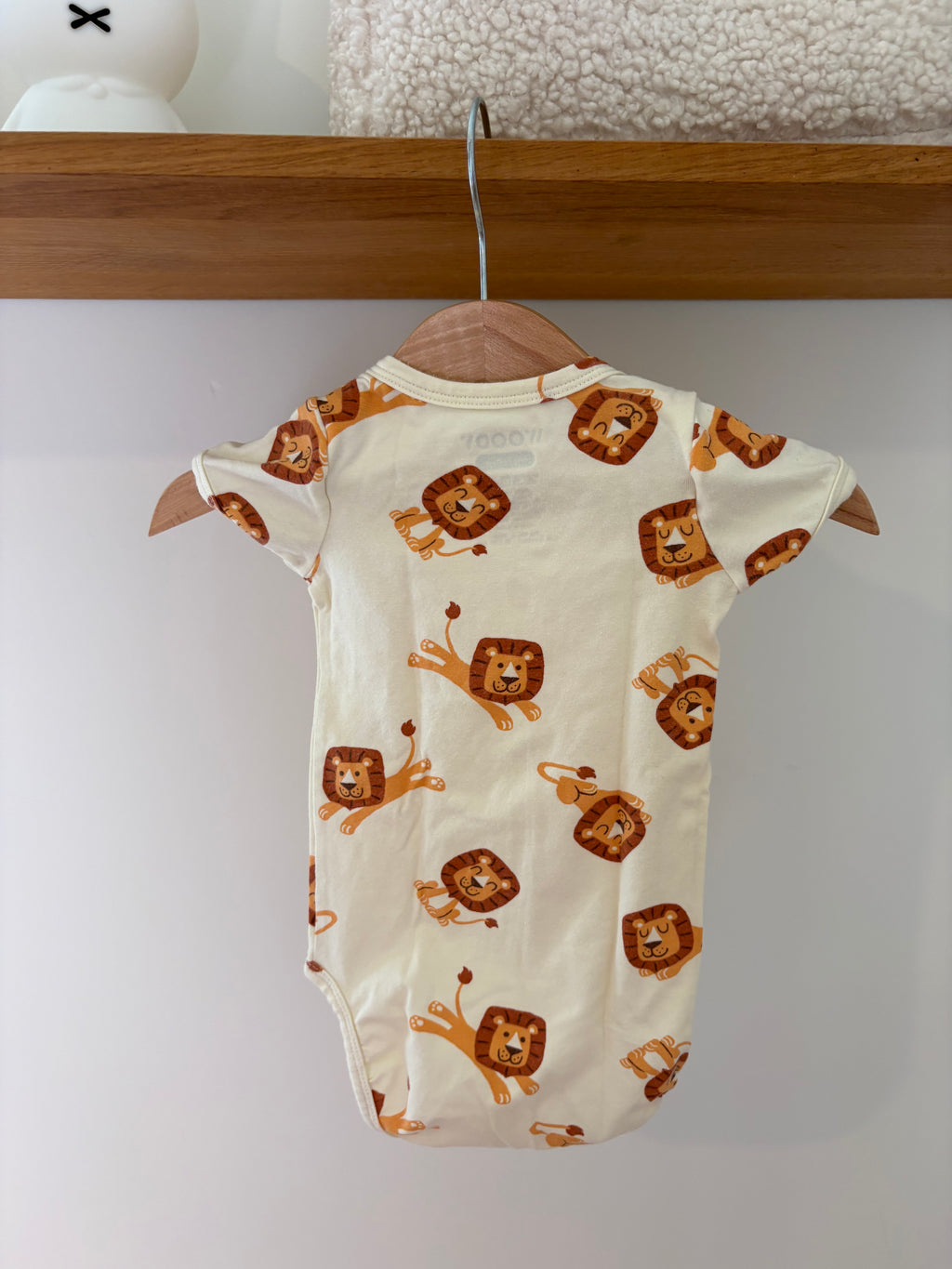 Woody - body leeuw - 6M