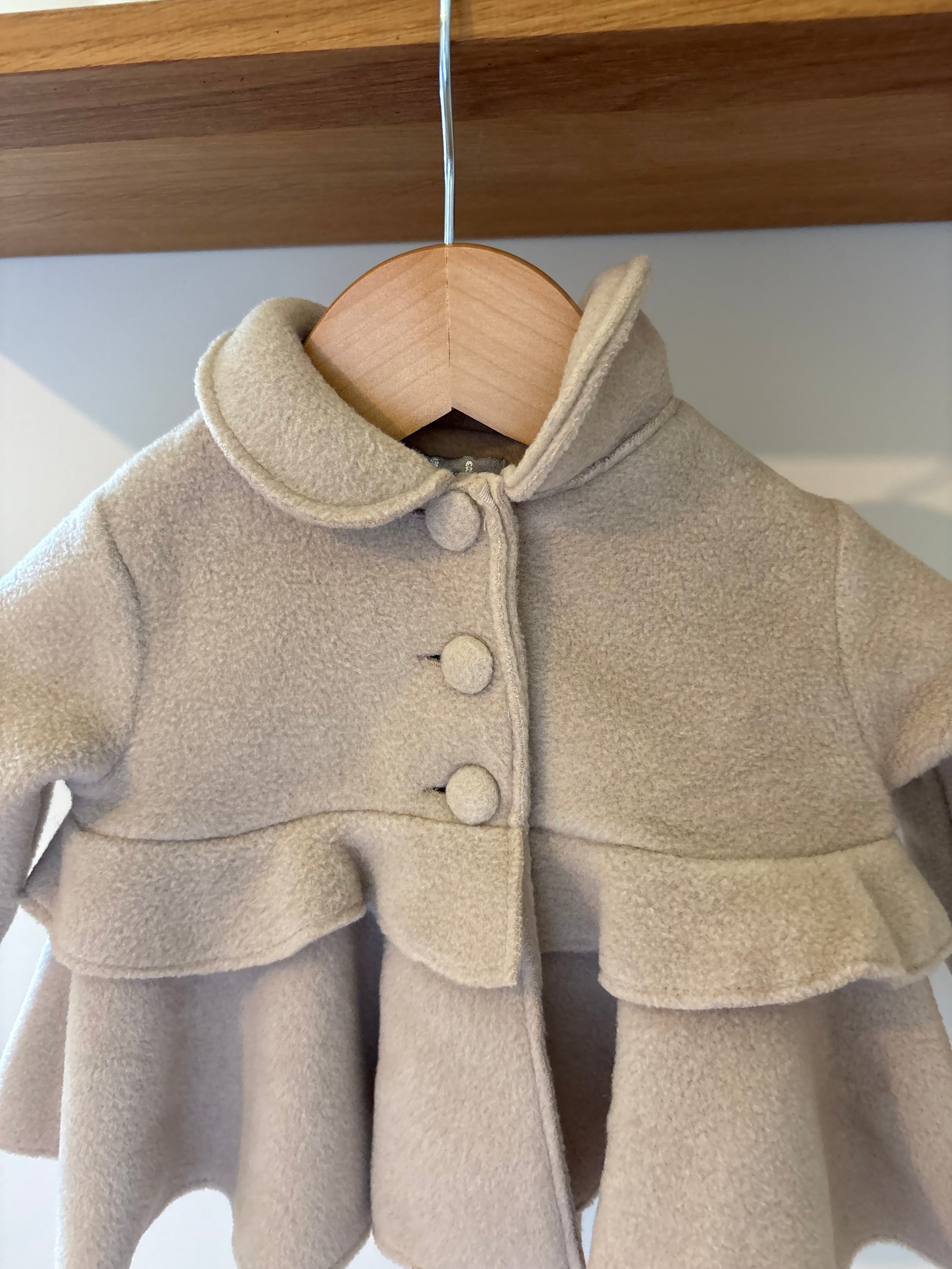 Il Gufo - beige jasje - 6M