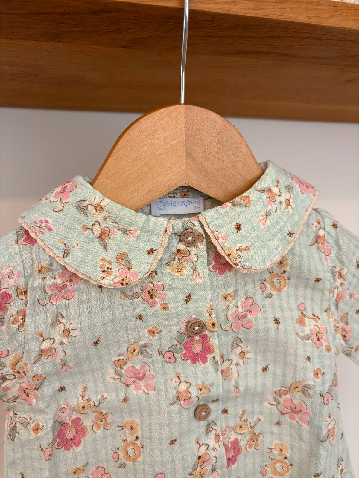 Laranjinha - muntgroen blouse bloemen - 3M