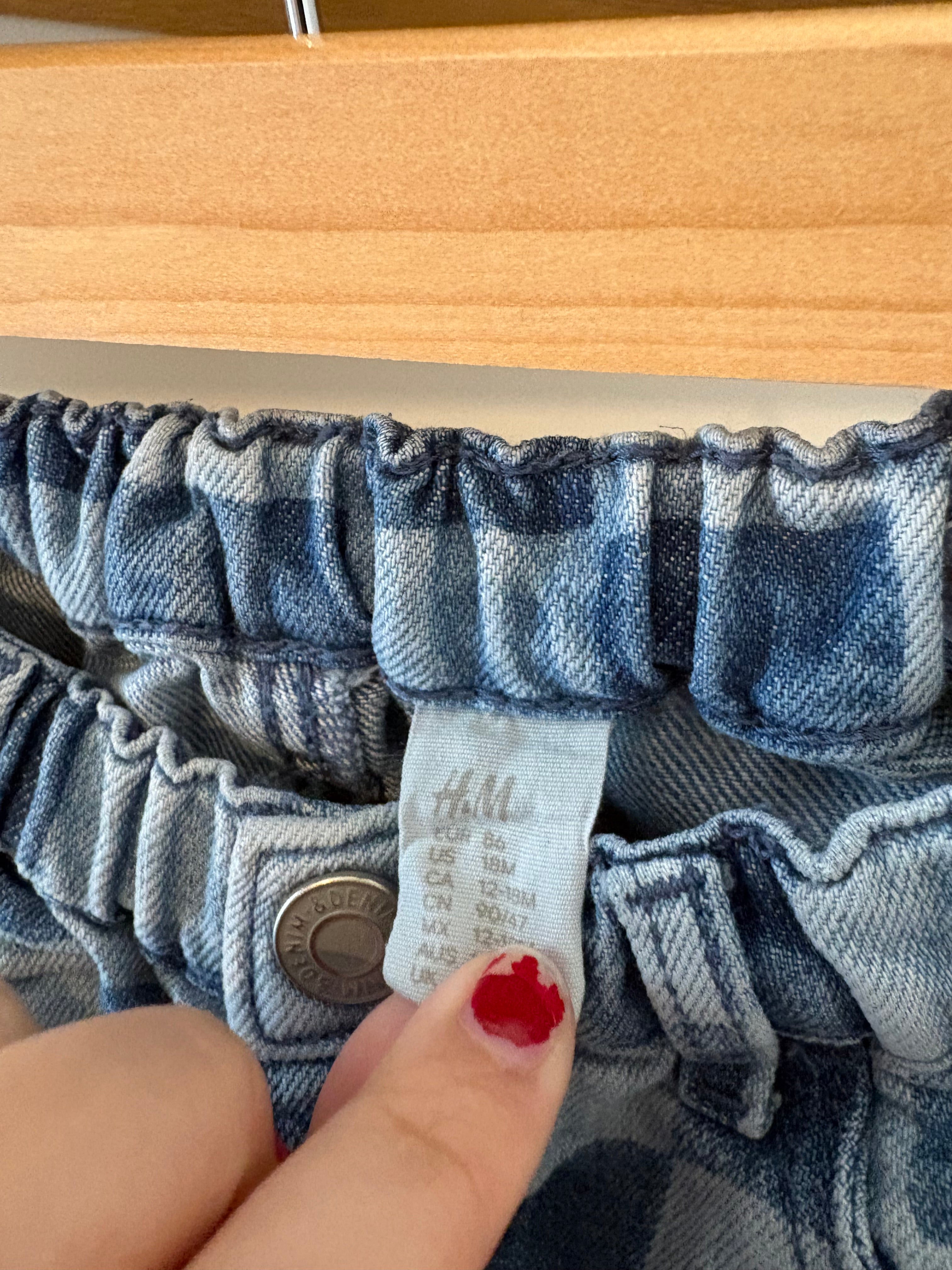 H&M - leuke jeans - 86 (vlekje)