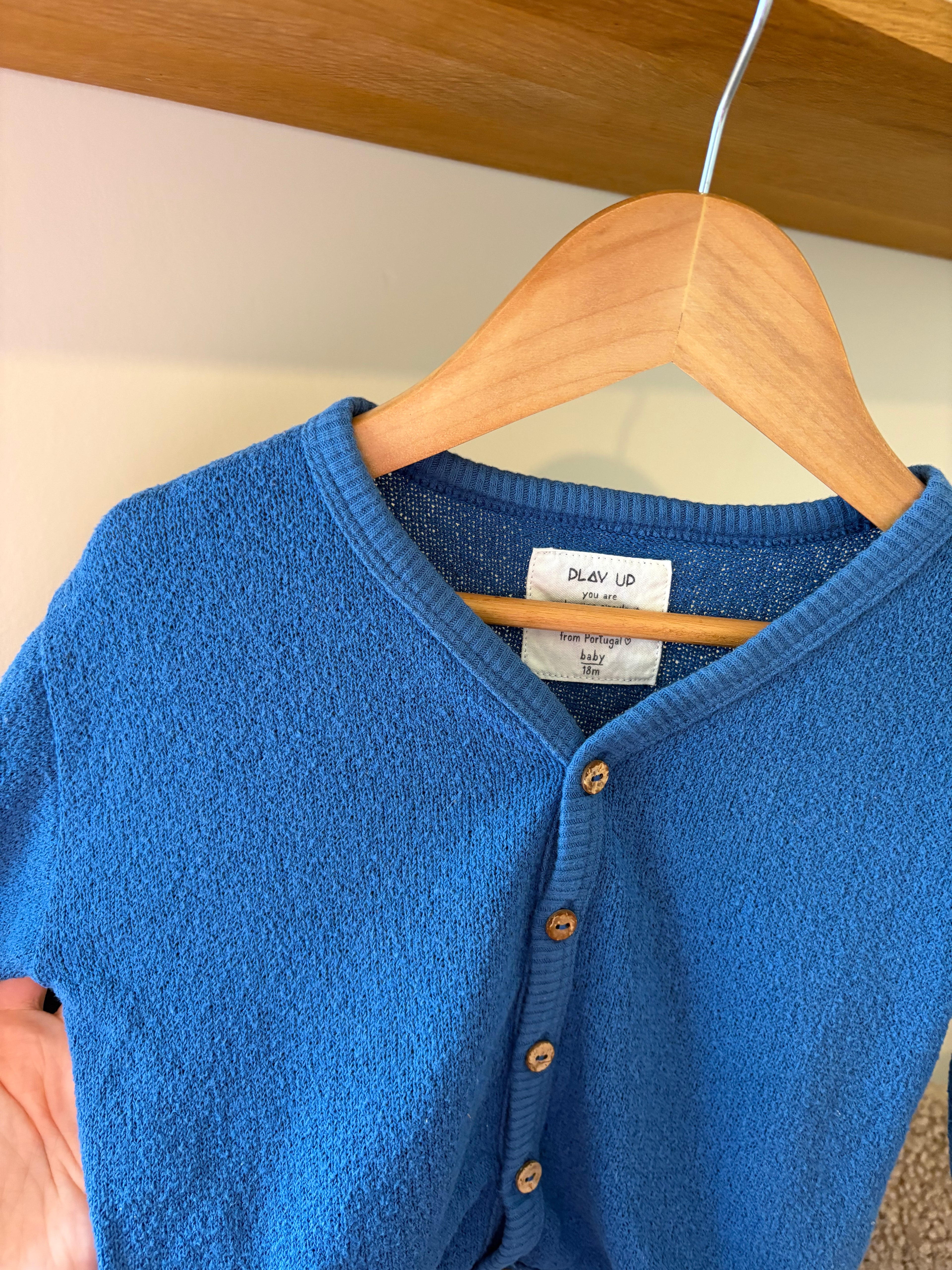 Play Up- blauw truitje - 18M