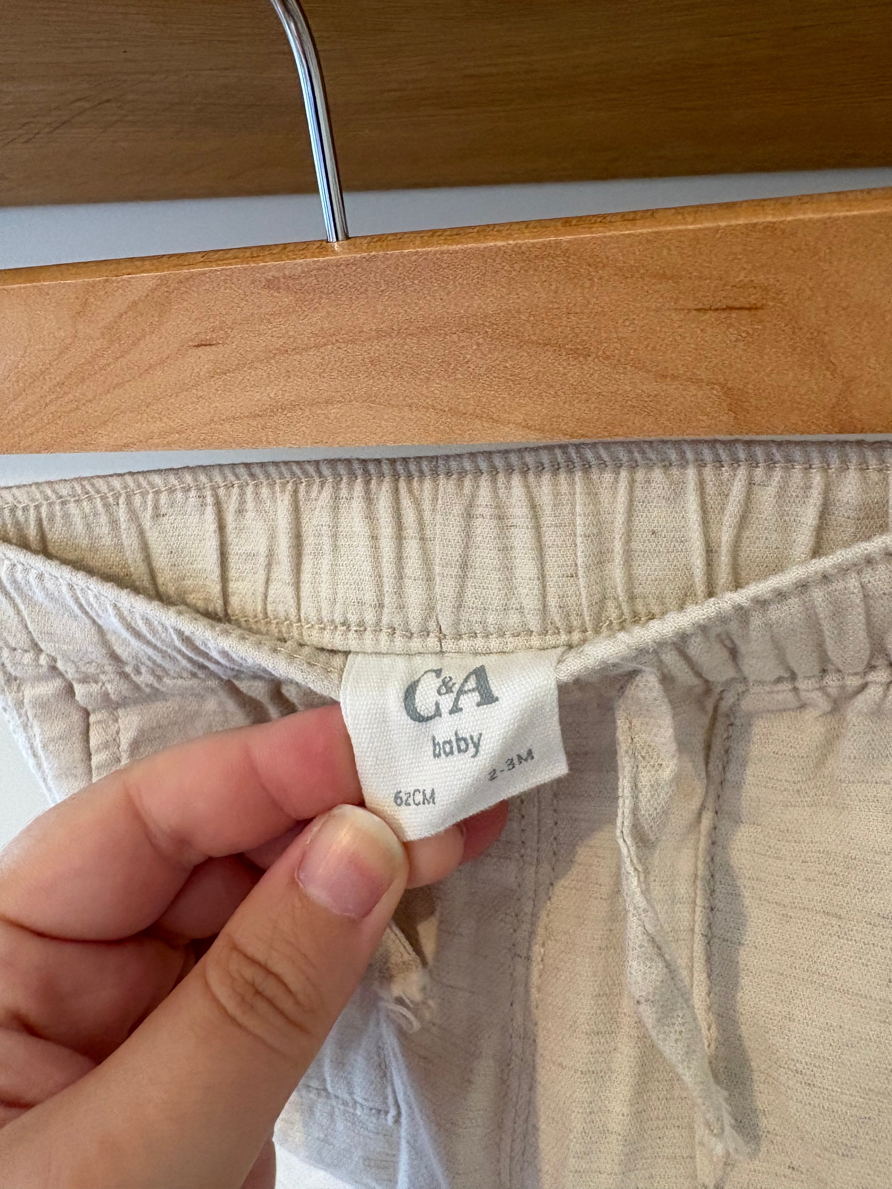 C&A - beige broekje - 3M