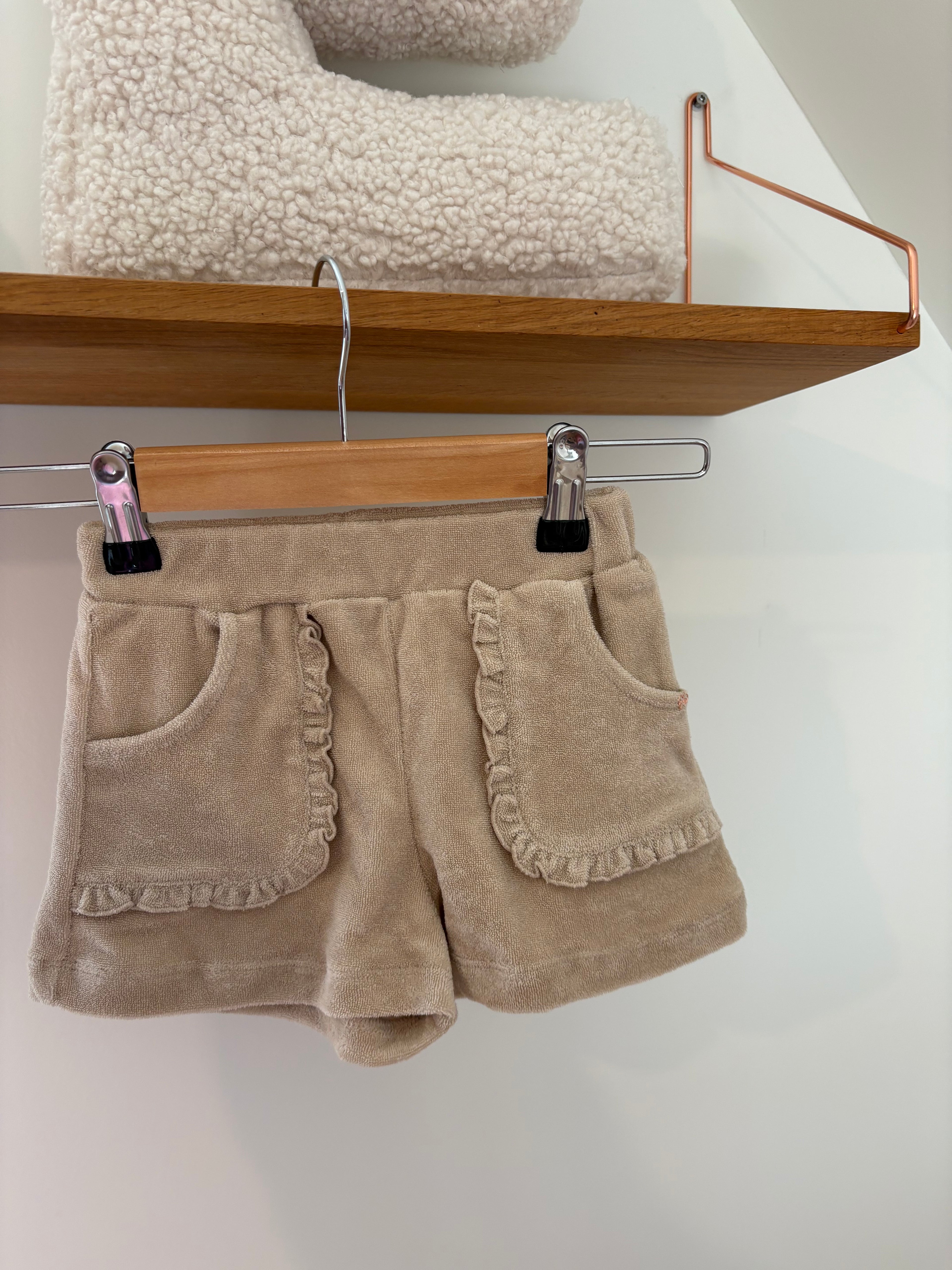 Gymp - beige shortje - 98
