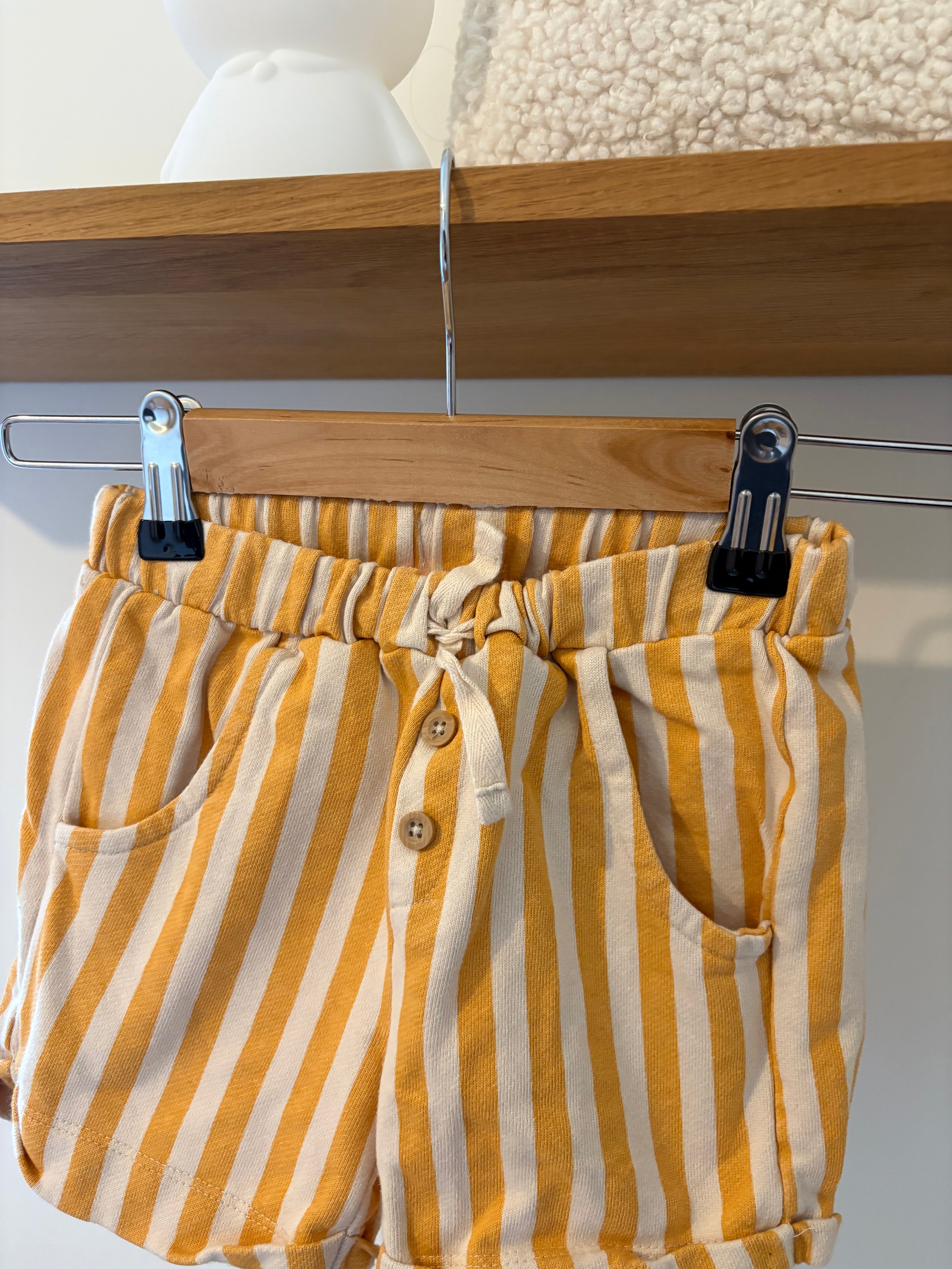 Hema - streepjes short - 92