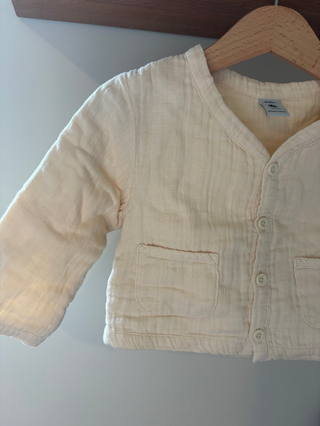 Petit Bateau - beige vestje - 80