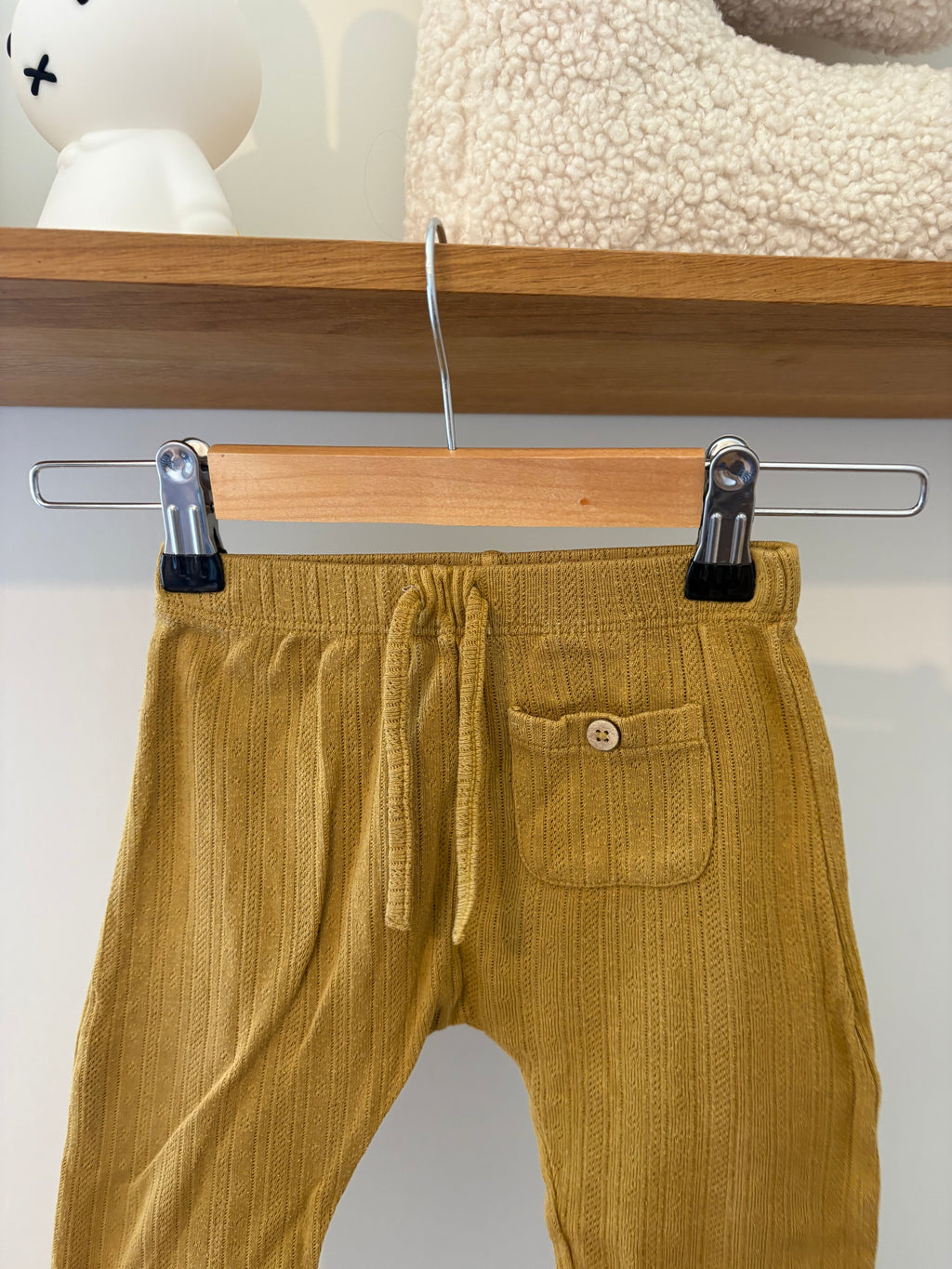 Lil Atelier - oker broekje - 80