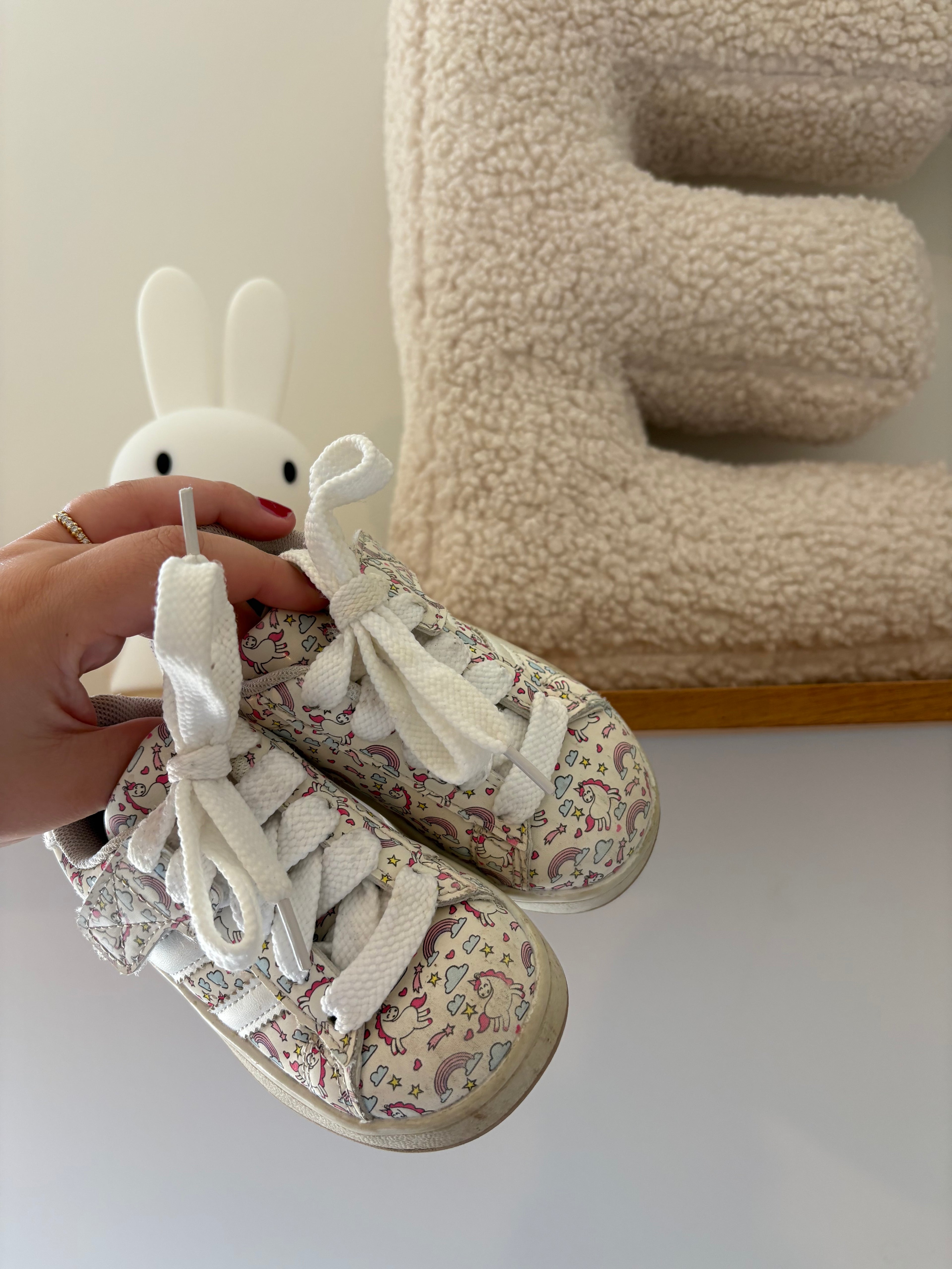 Sneakers - 25