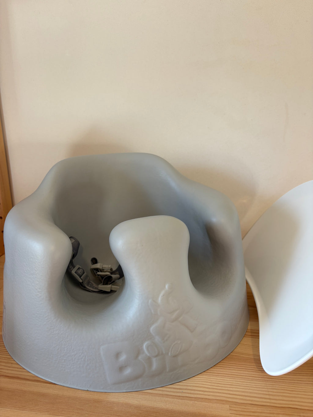 Bumbo seat- grijs