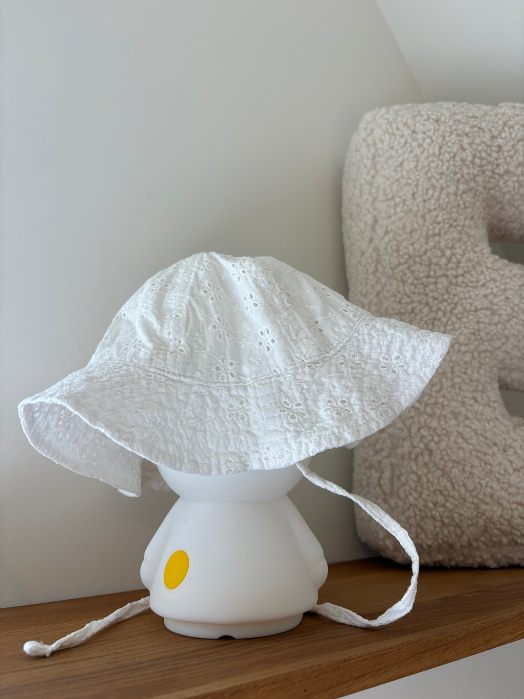 Hema - wit zomerhoedje - 9-18M