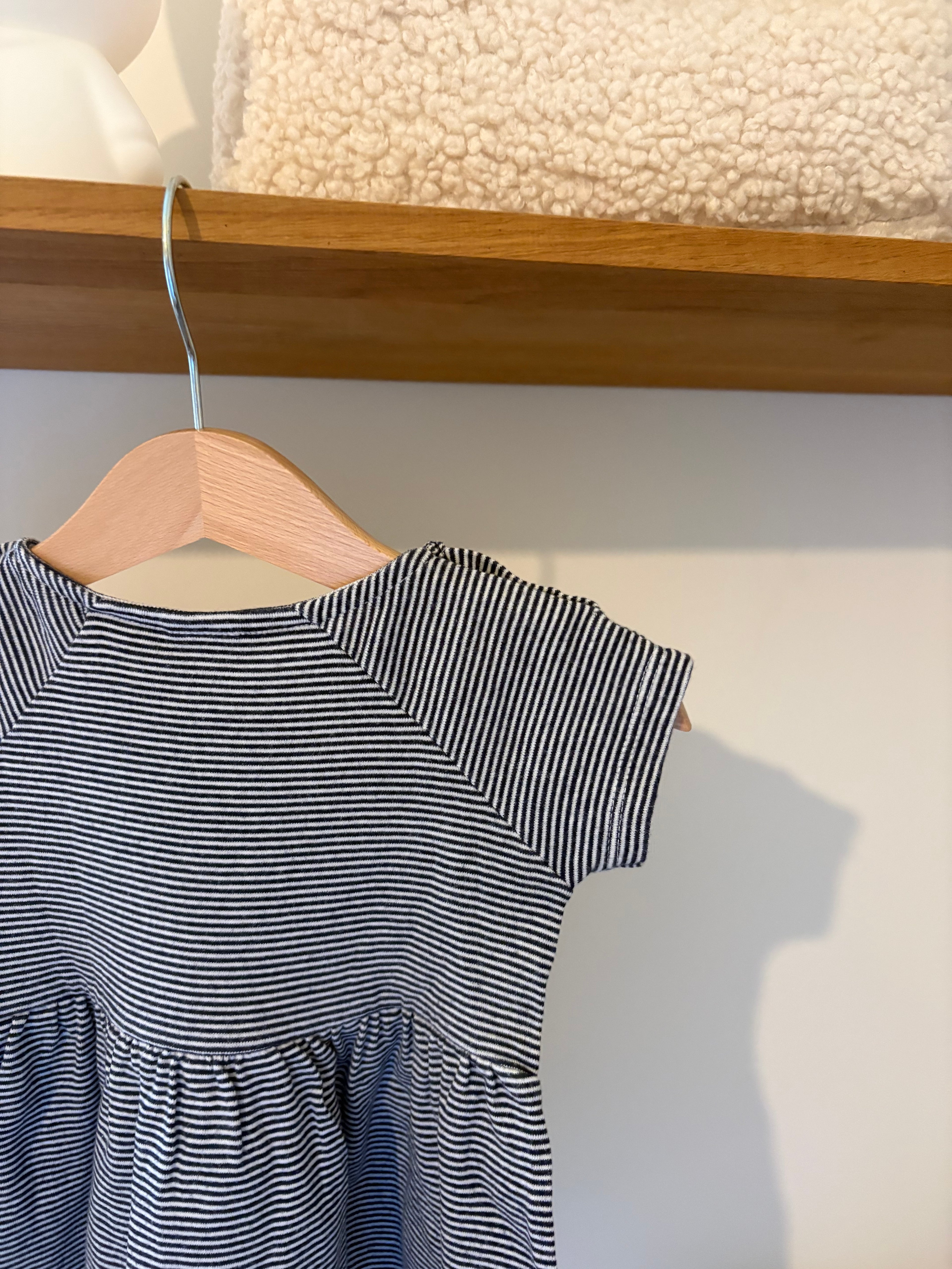 Petit Bateau - gestreept jurkje met strikje - 74