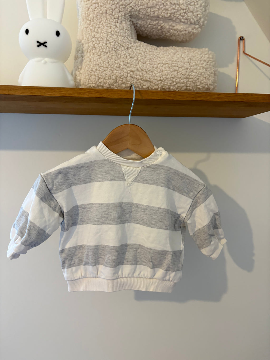 H&M - truitje gestreept - 68