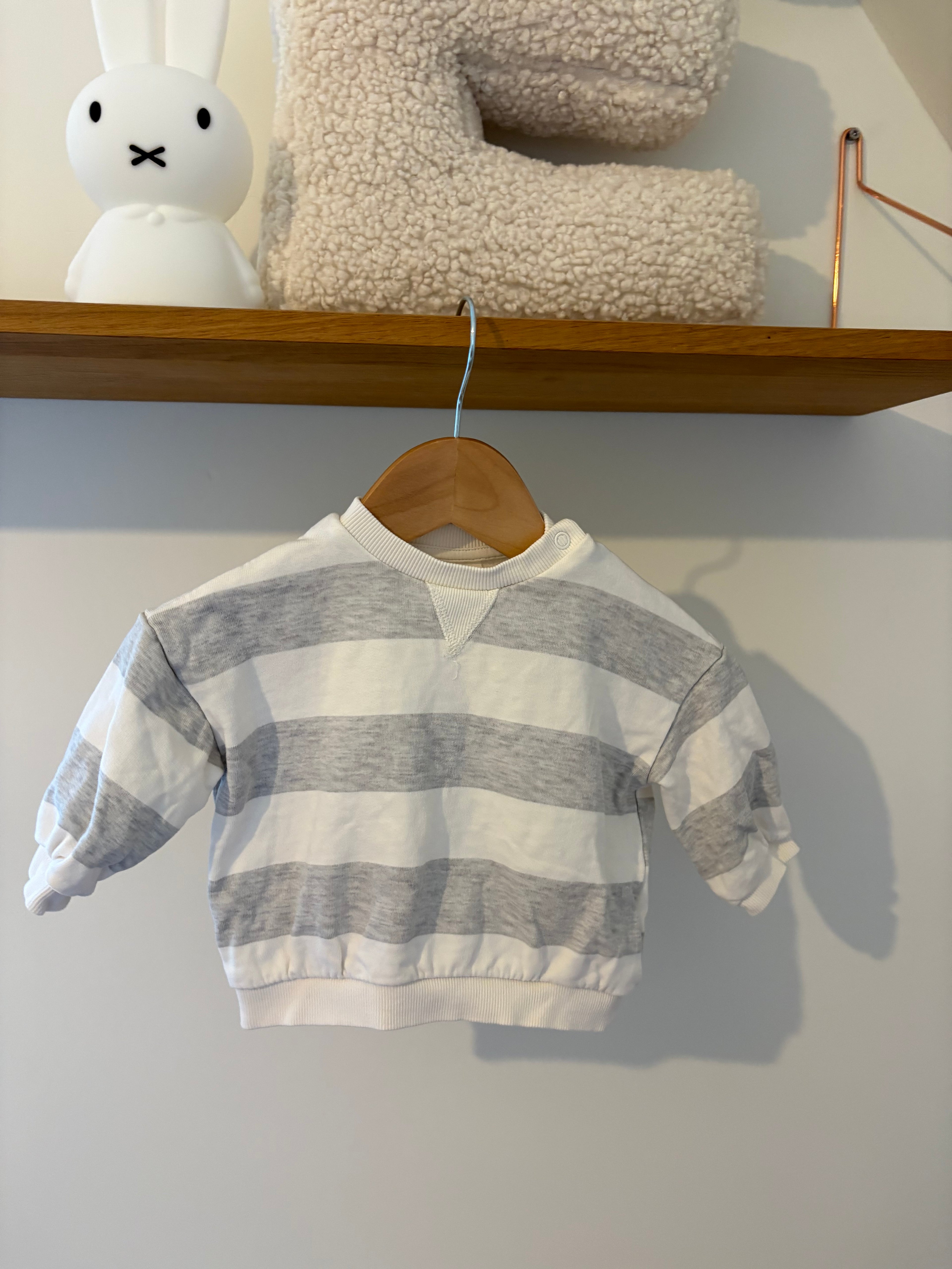 H&M - truitje gestreept - 68