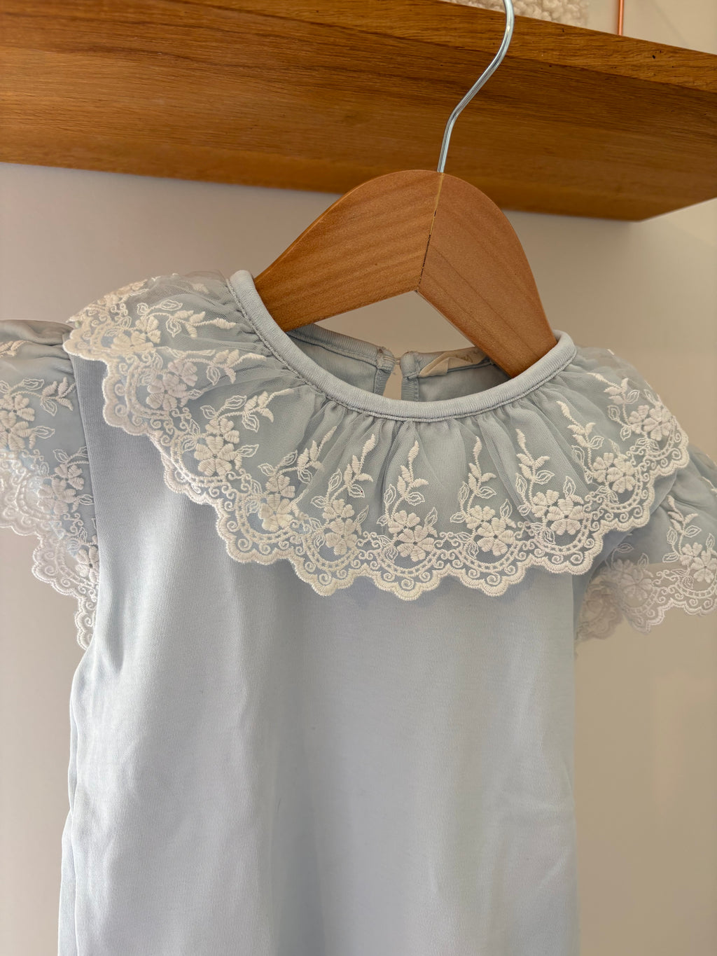 Baby Lai - blauwe tshirt met kraagje - 4Y