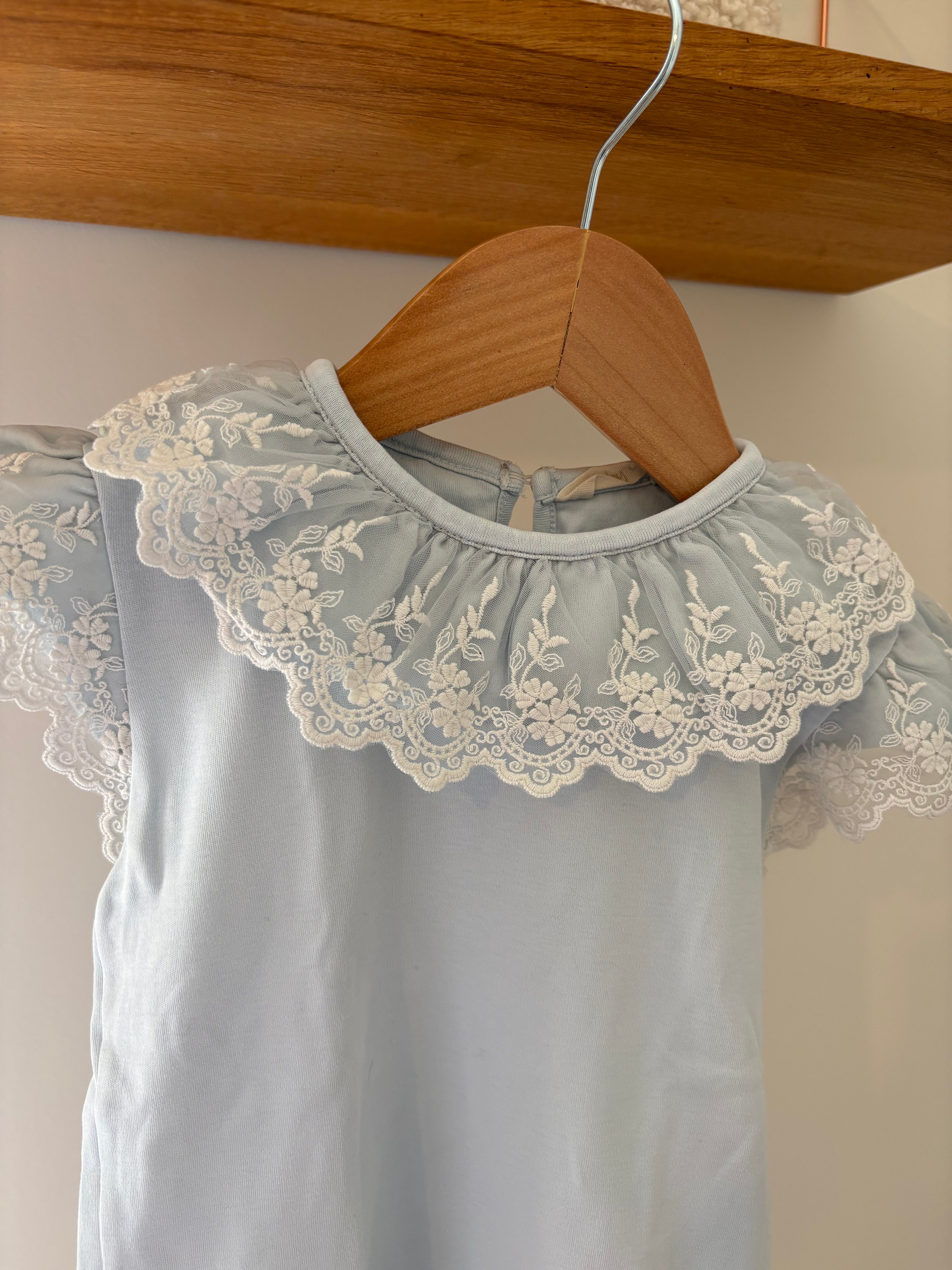 Baby Lai - blauwe tshirt met kraagje - 4Y