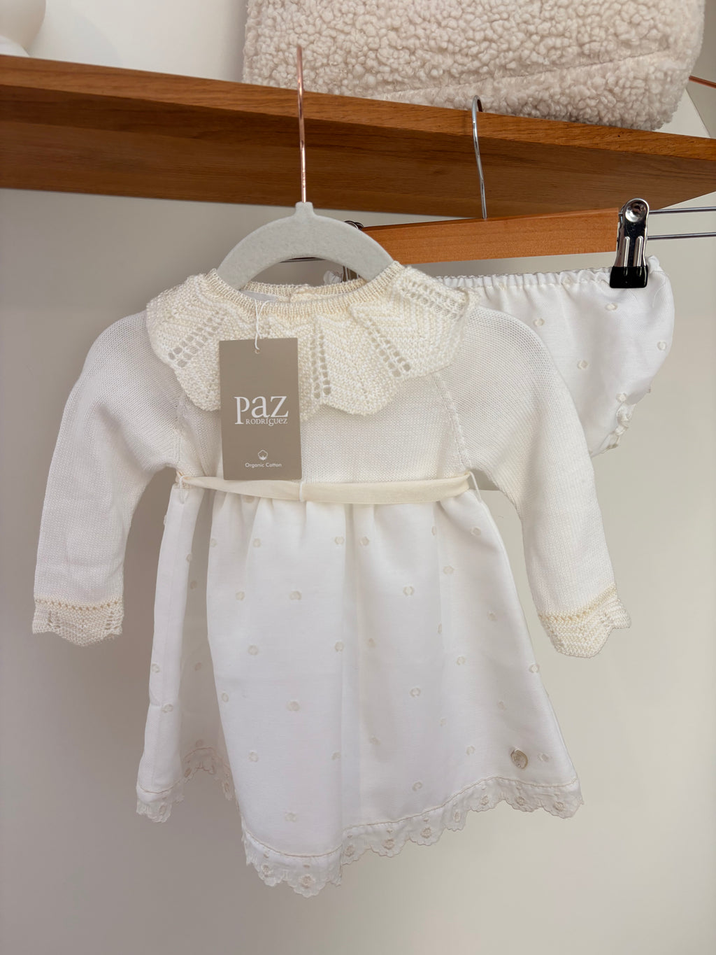 Paz - wit jurkje met bloomer - 9M (nieuw)