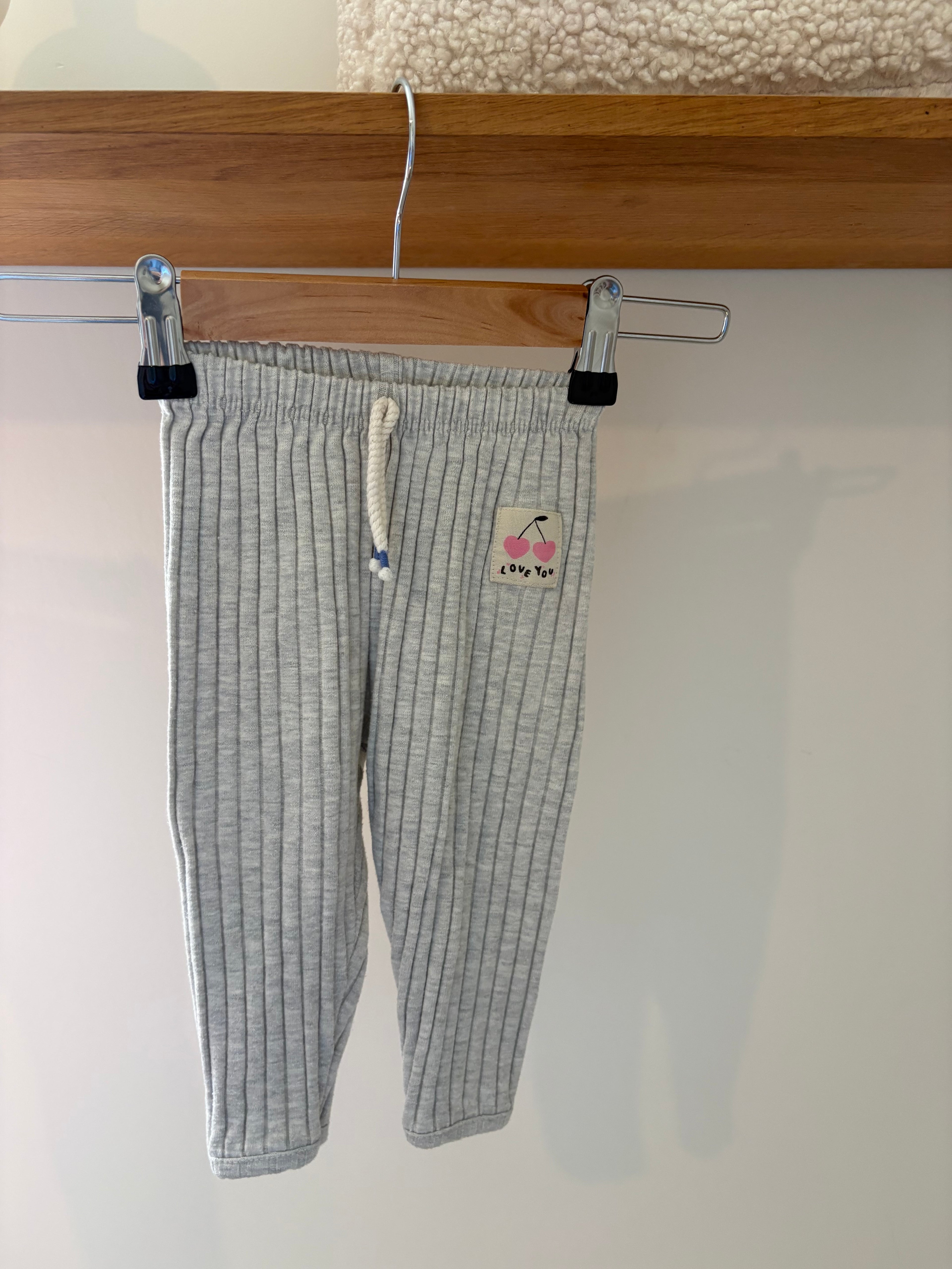 Zara- grijs los broekje - 68